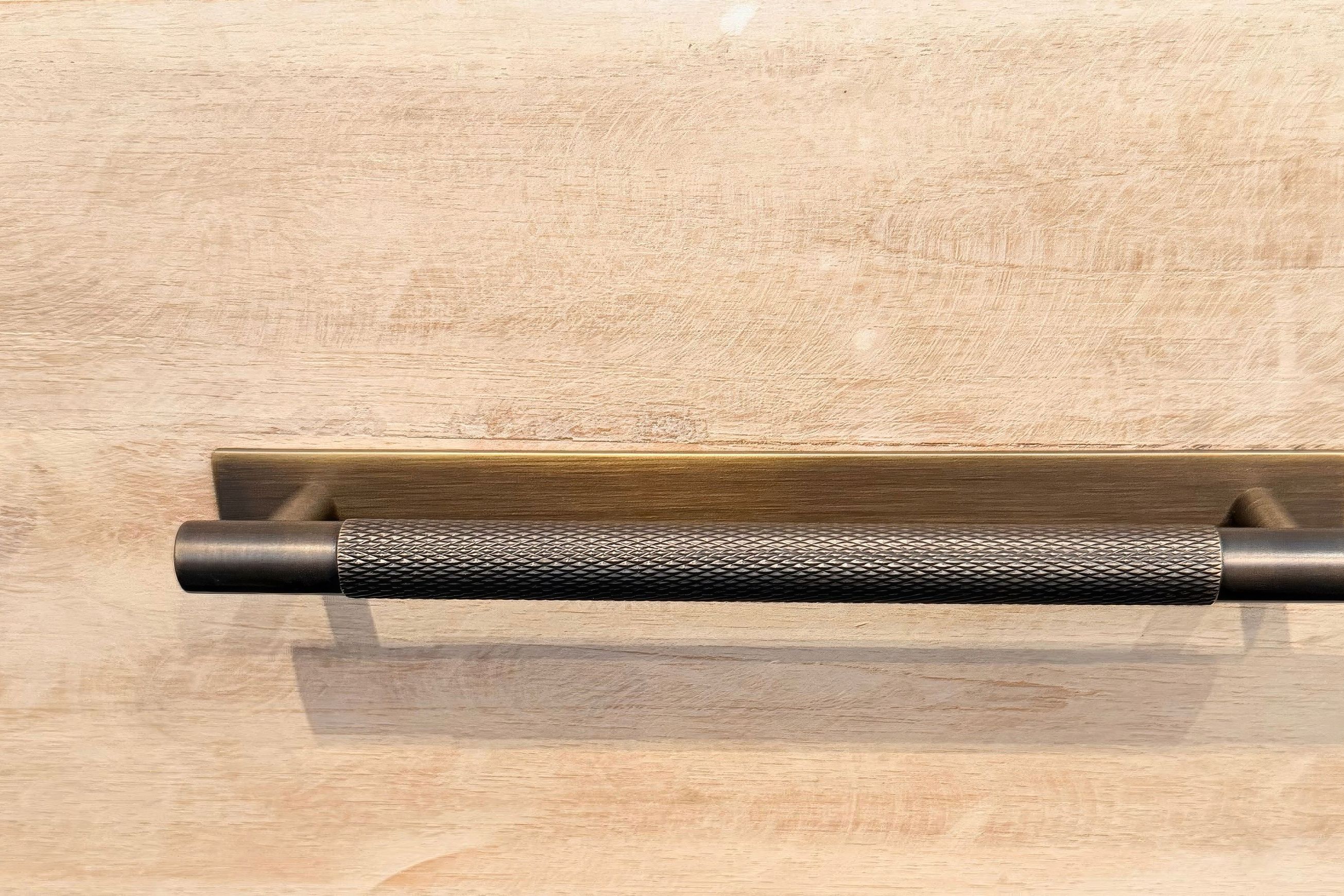 Seville 4043 Mardeco Solid Brass Knurled Handle