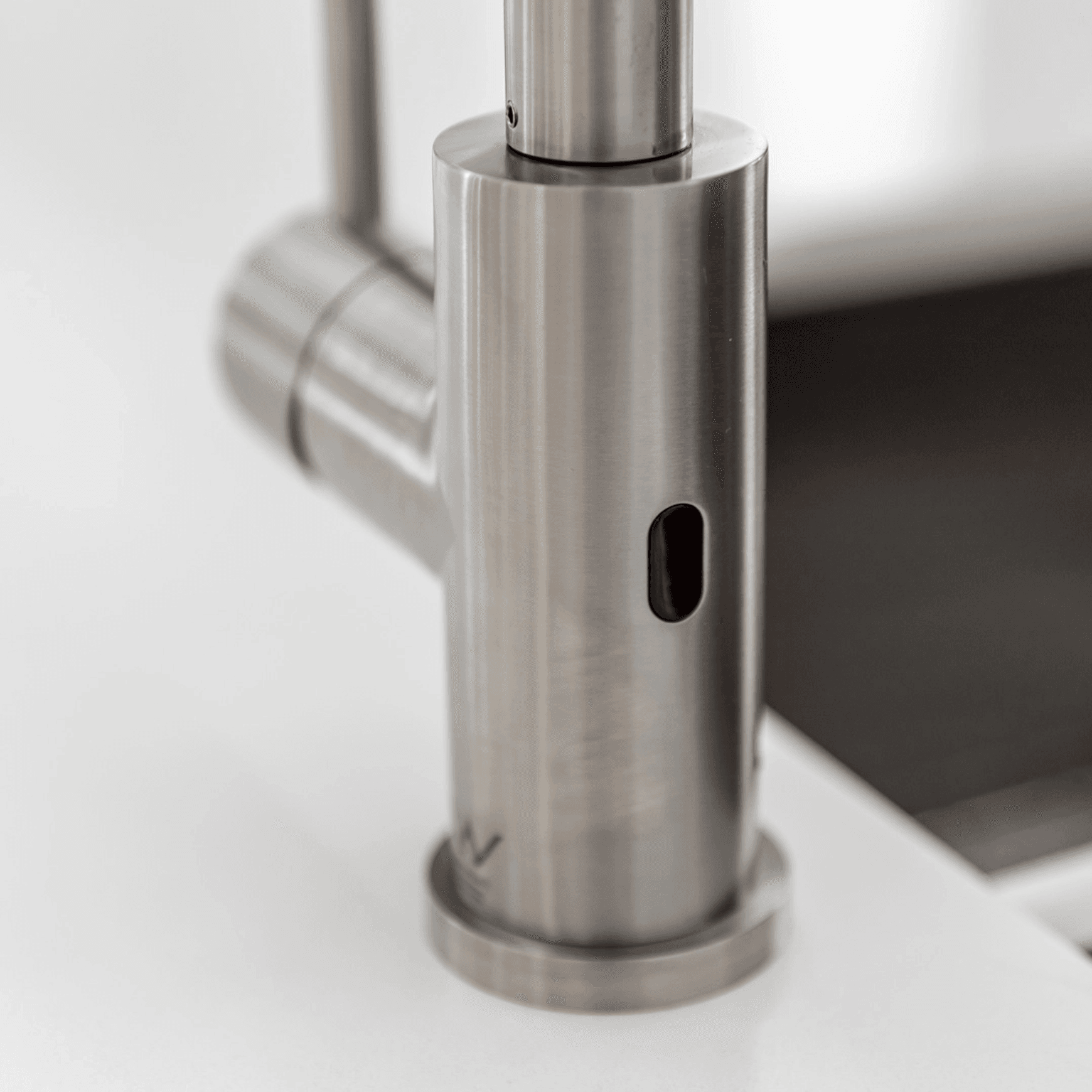 Elysian Sensor Commercial Pull-Out Kitchen Mixer