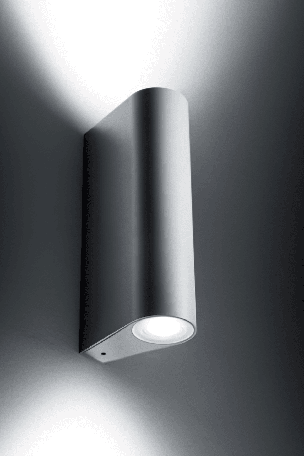Smooth Wall Effect and Pole Mounted Light
