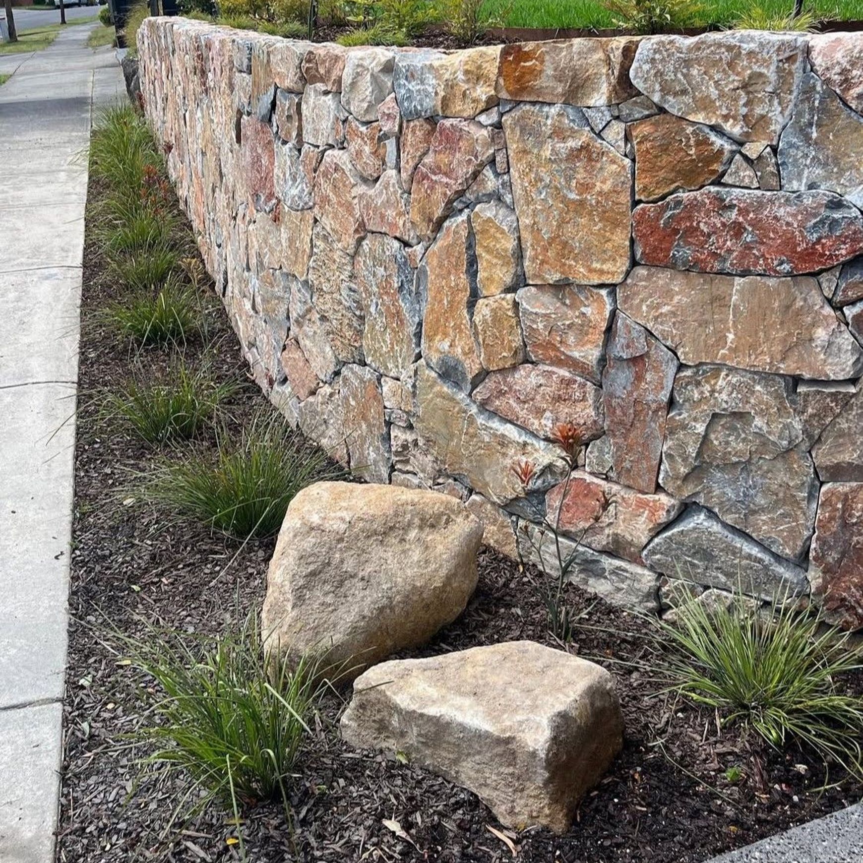 Loose Random Uluru Wall Cladding