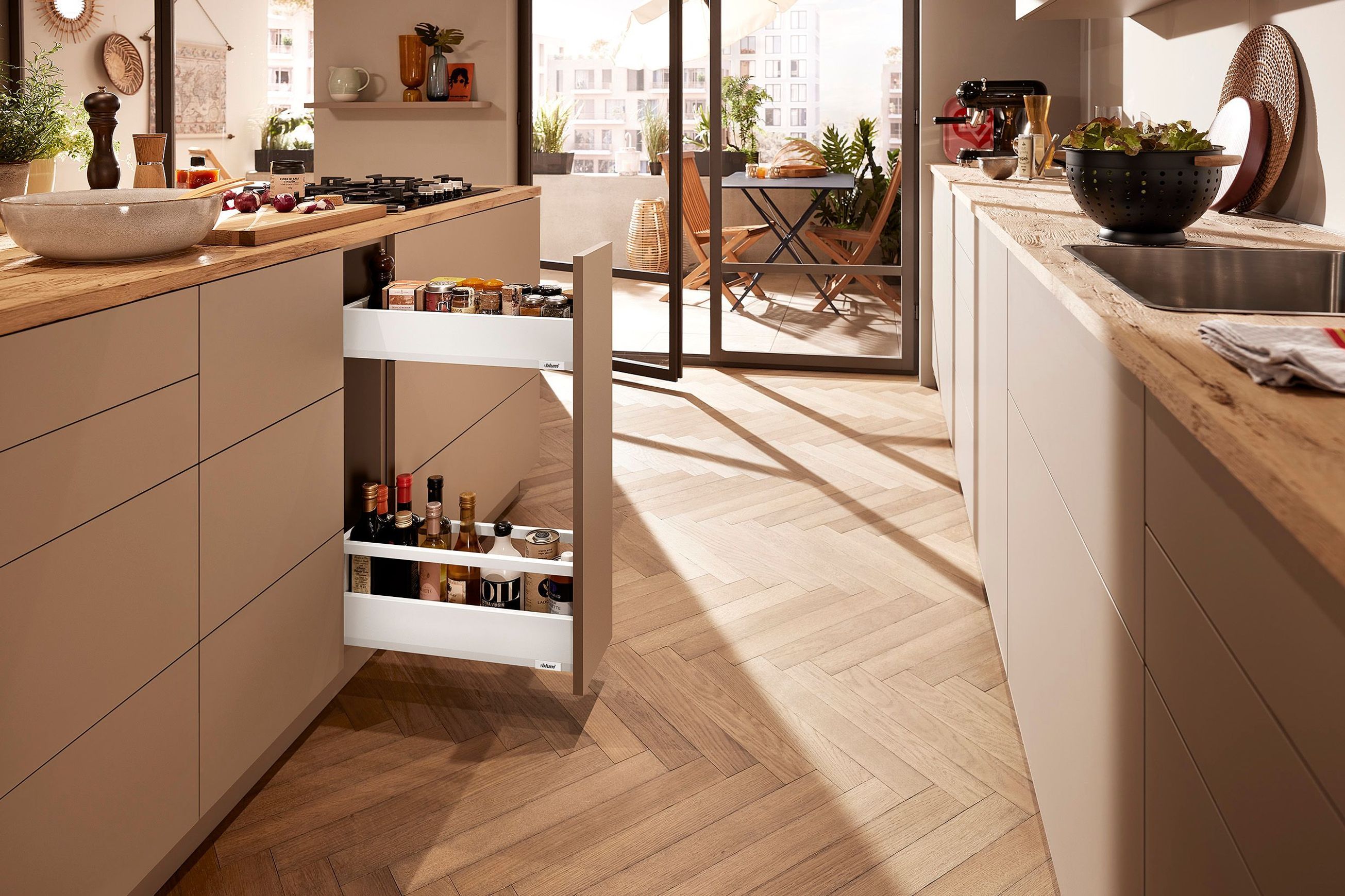 SPACE TWIN narrow cabinet solution