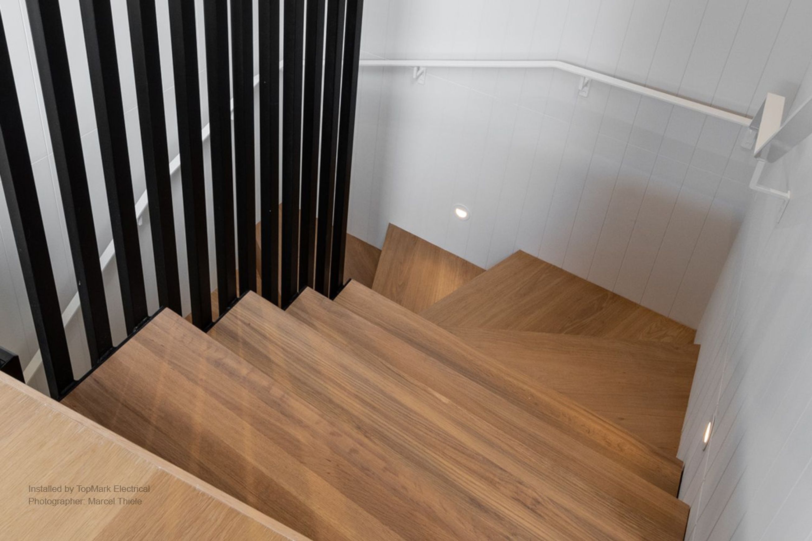 Round Eyelid Wall/Stair Light