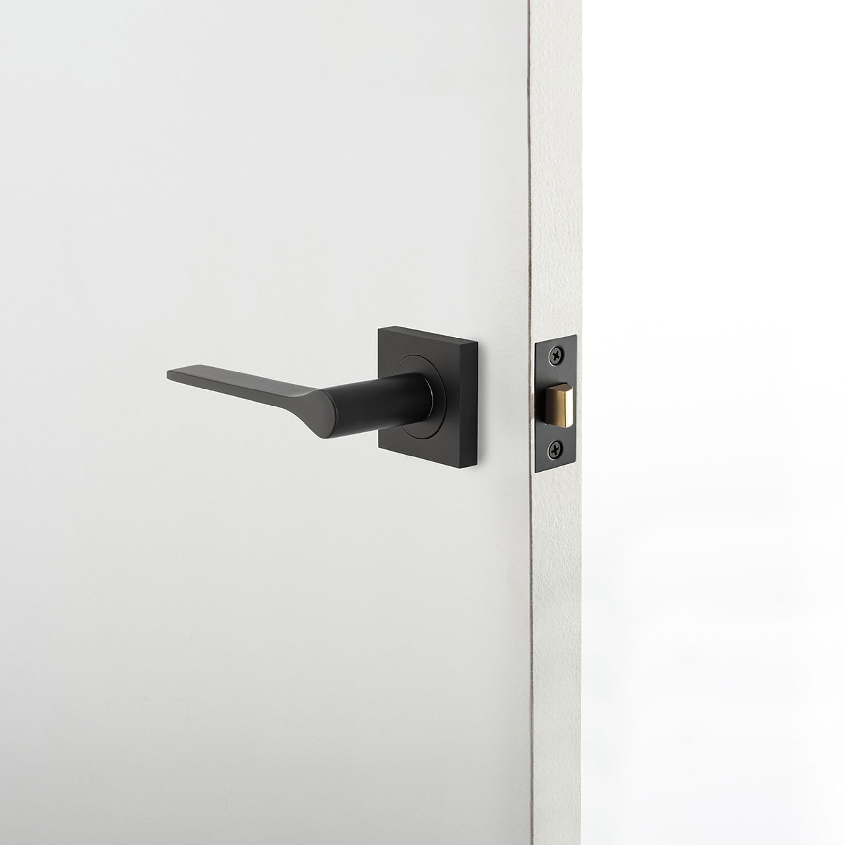 Iver Como Door Lever Handle on Square Rose Passage