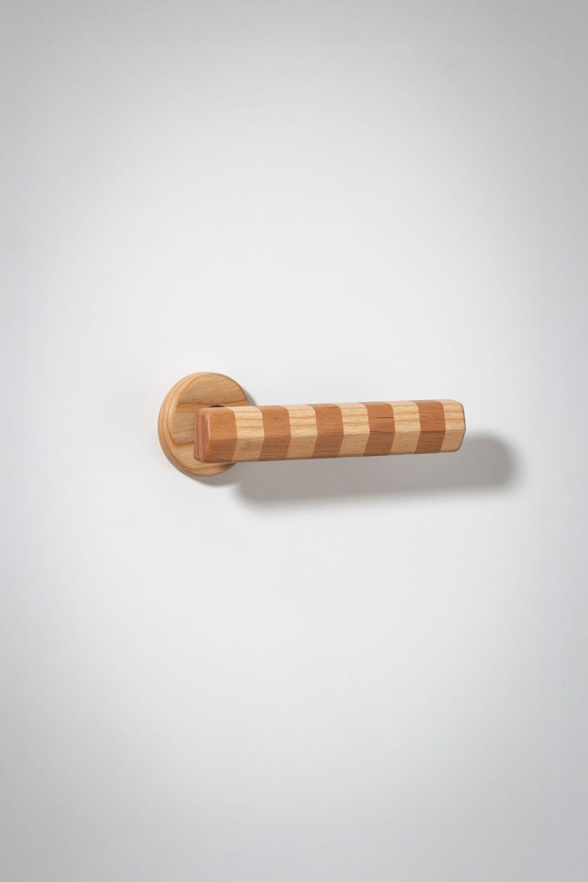 Straight Streaker Door Lever - Round Rose