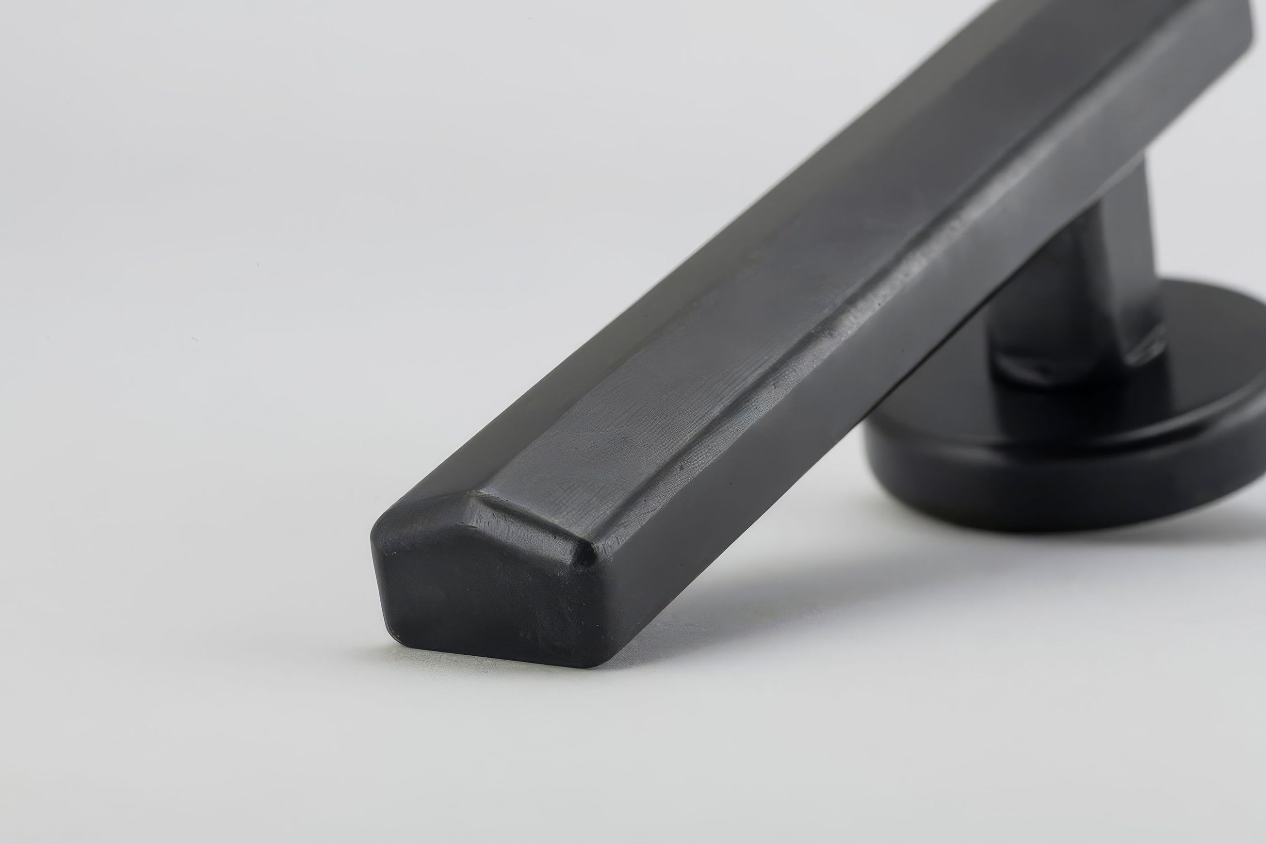 Straight Streaker Return Door Lever - Round Rose