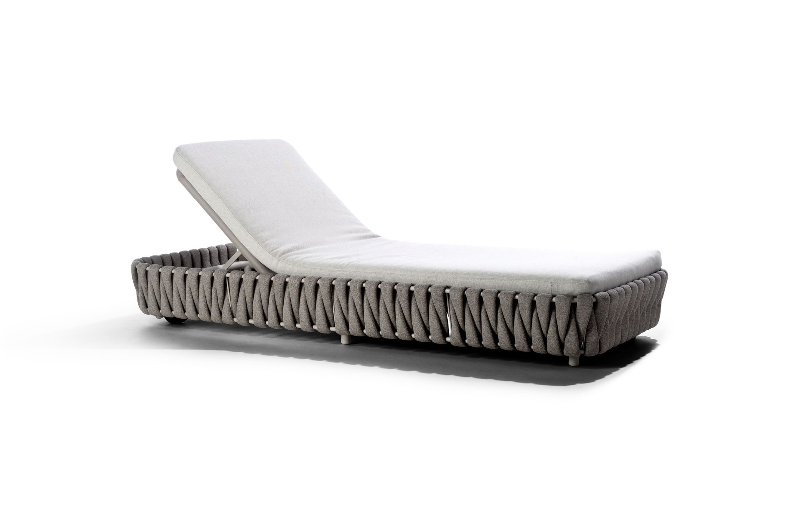 Tosca outdoor sunlounger by Tribu