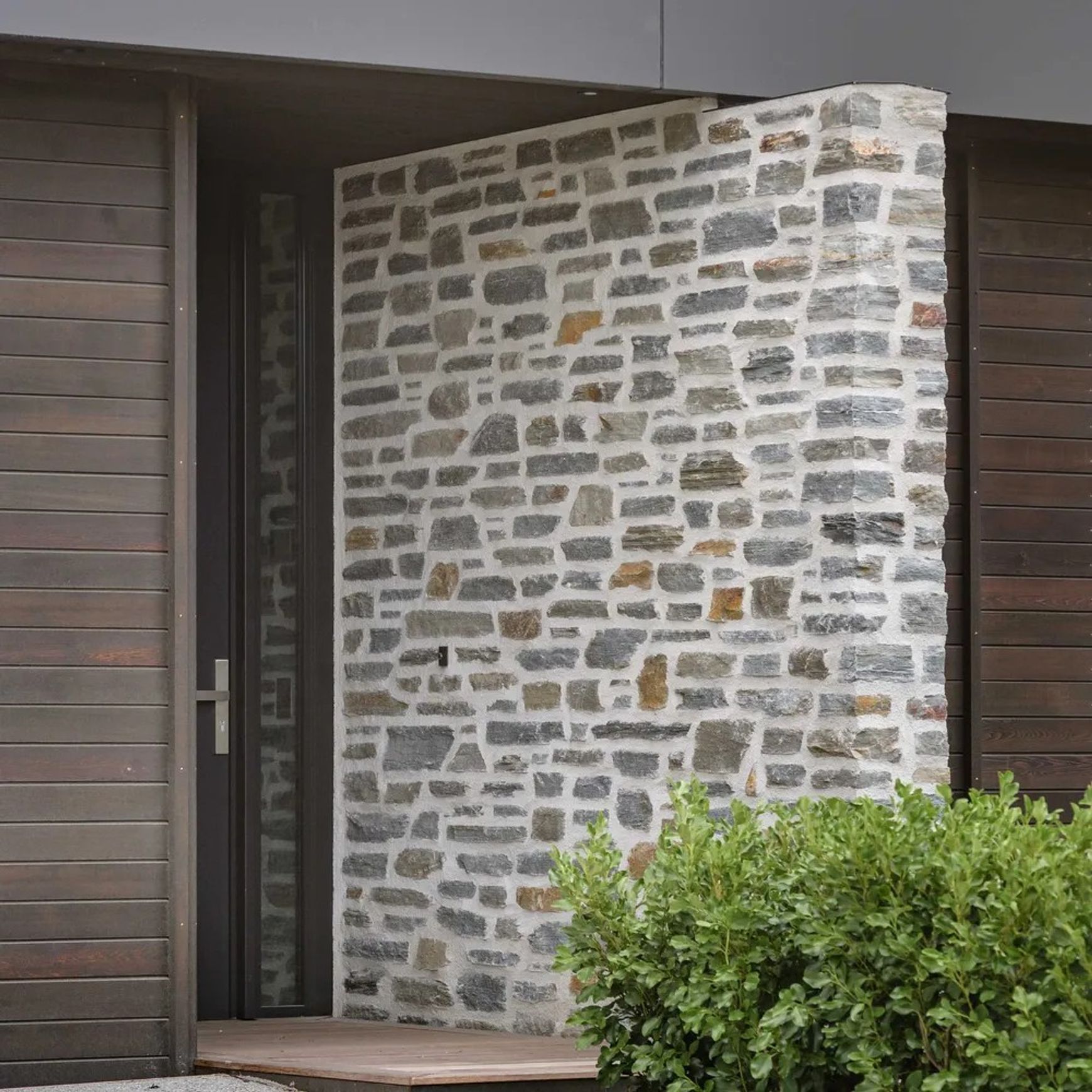 Blended Schist Cladding