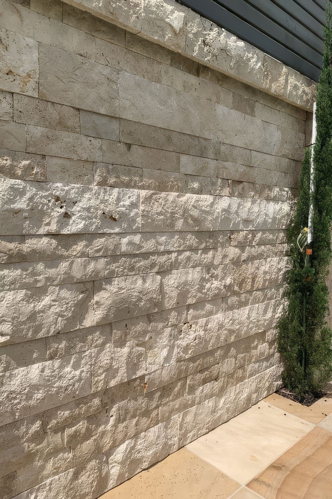 Latte Travertine Rockface | Cladding - Loose