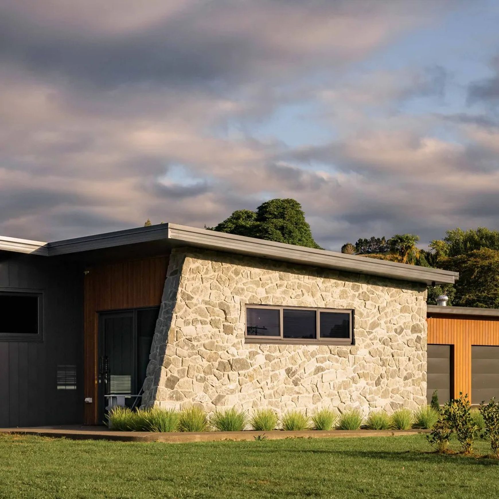 Te Kuiti Grey Limestone Cladding