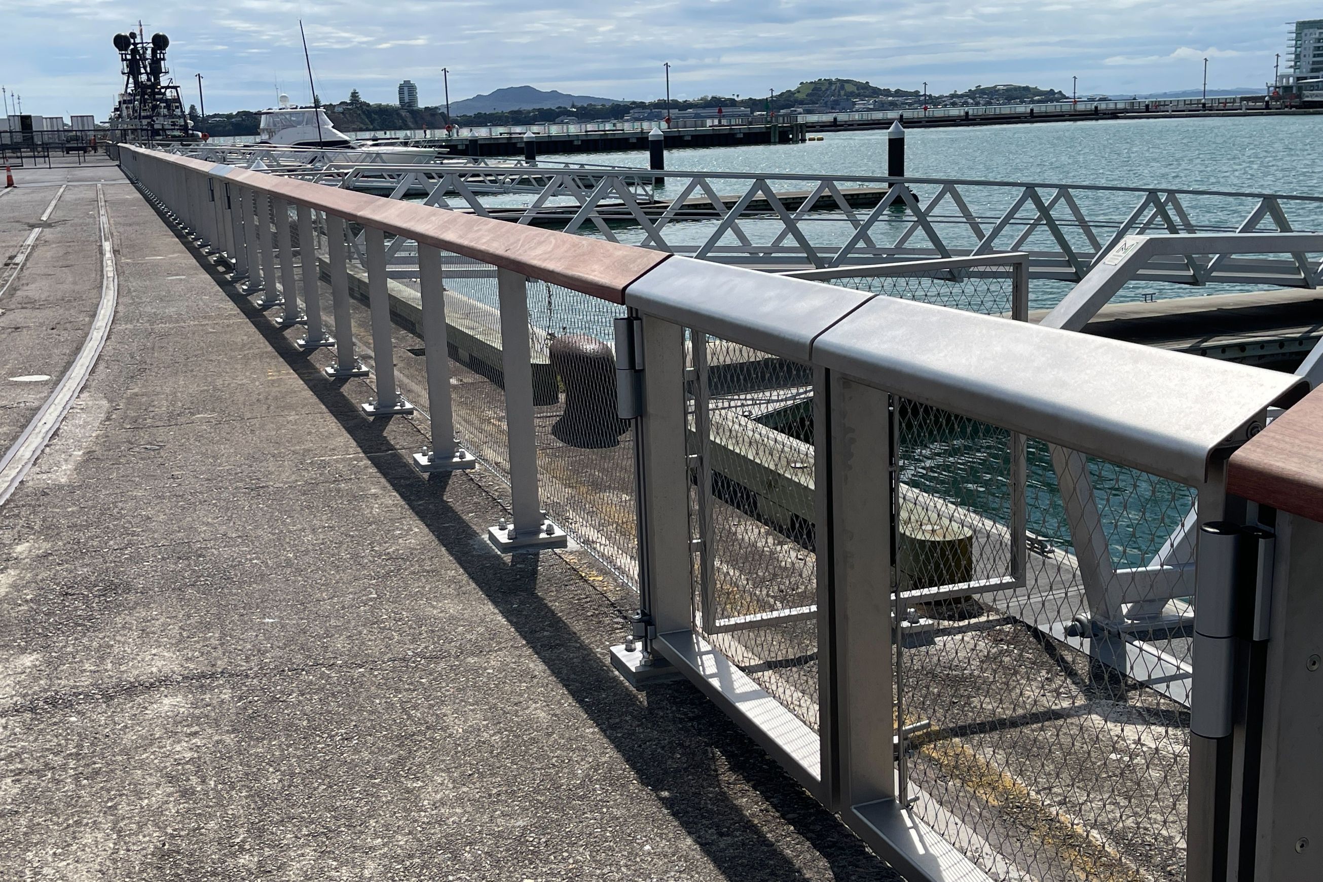 Mesh-Infill For Balustrades