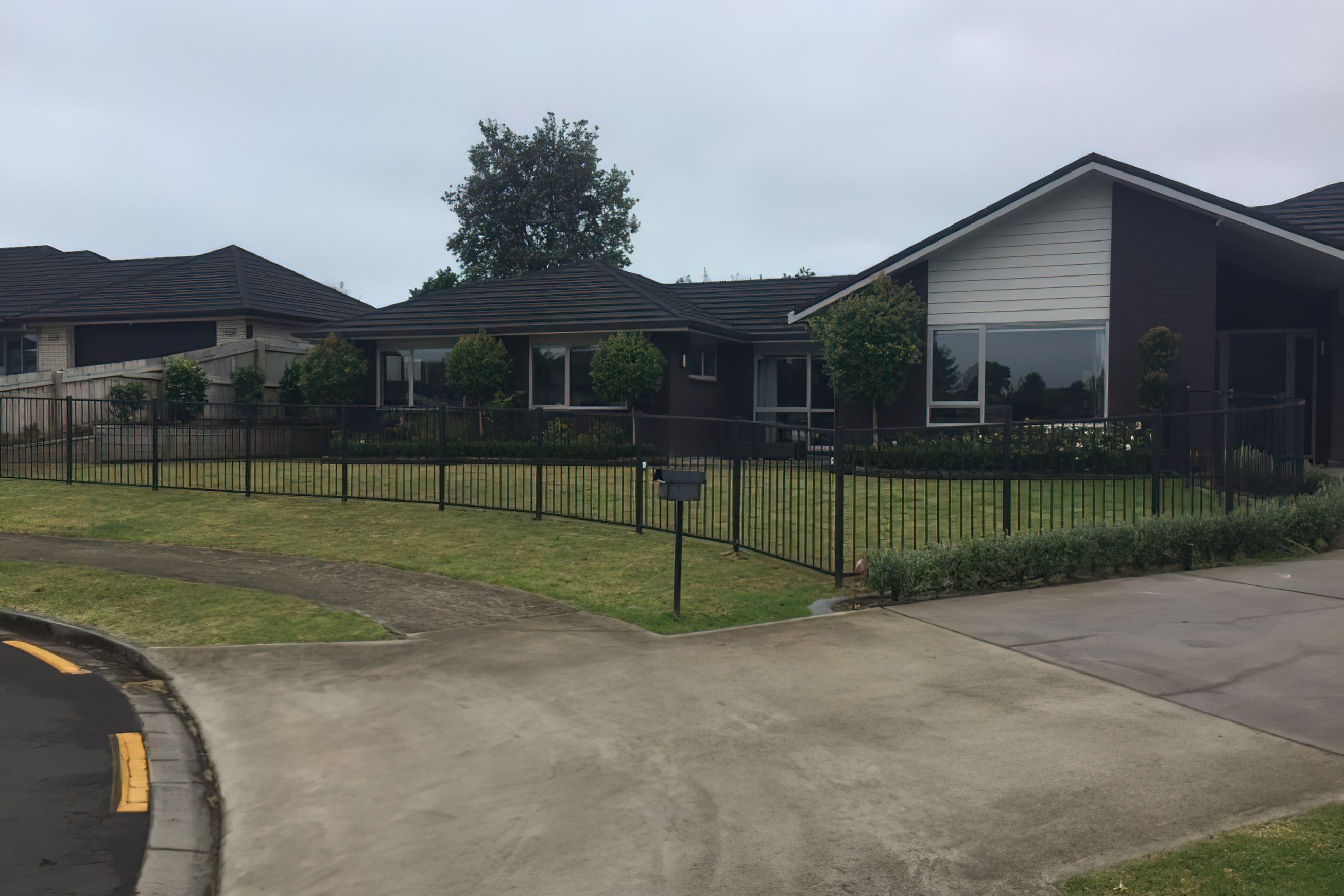 Classic - Tubular Garden & Residential Fence