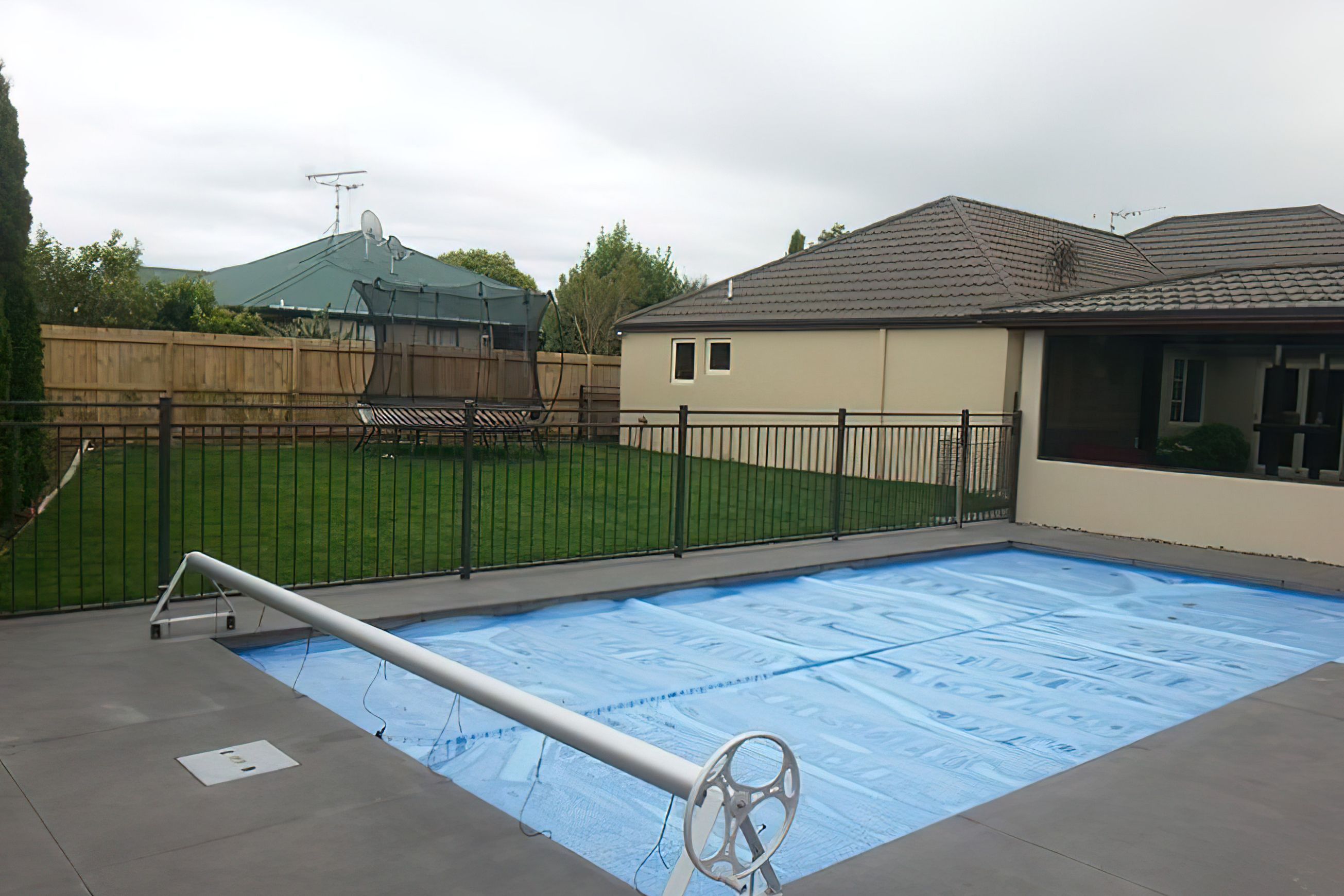 Edinburgh - Tubular Pool Fence