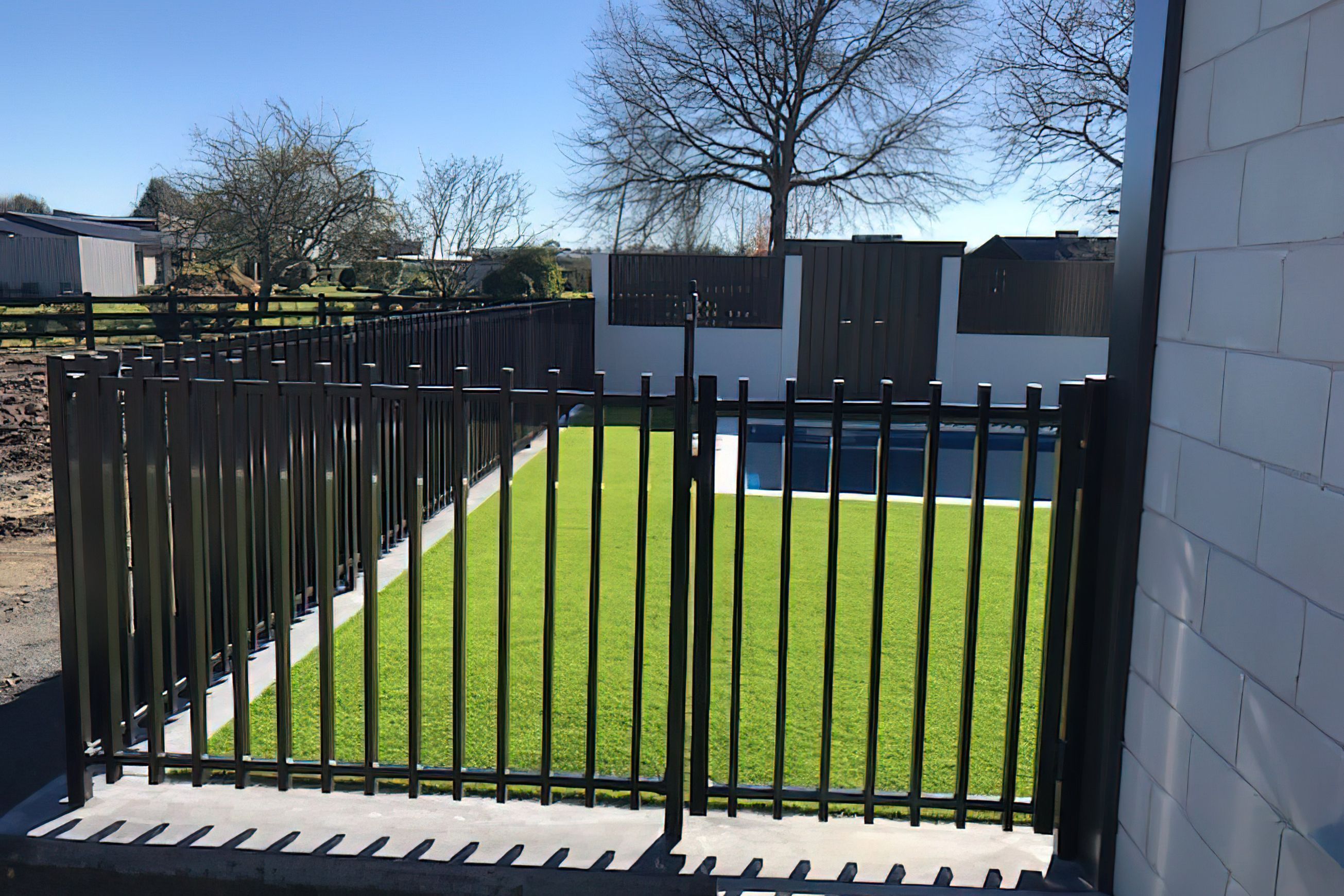 Taranaki - Tubular School Fence