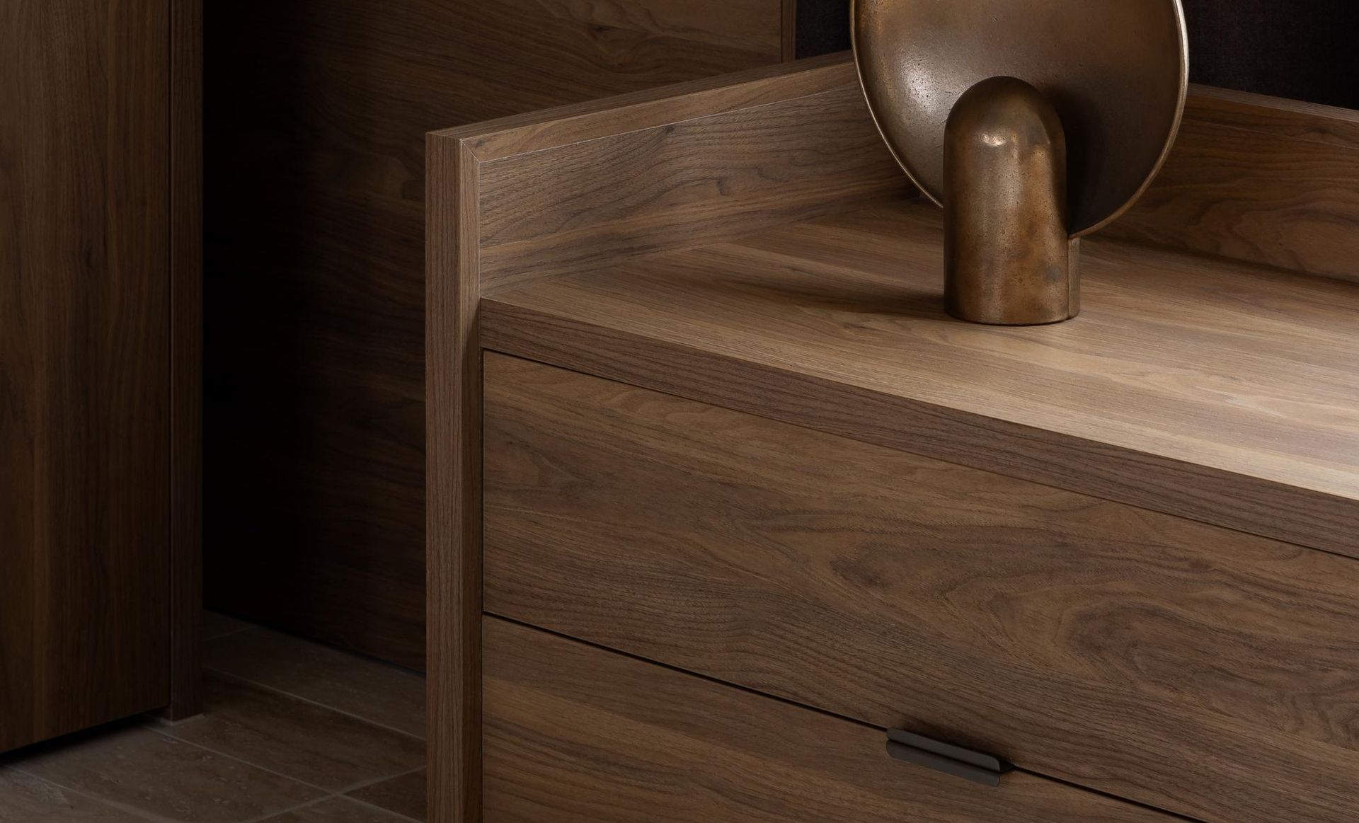 Ledge Solid Brass Lip Pull