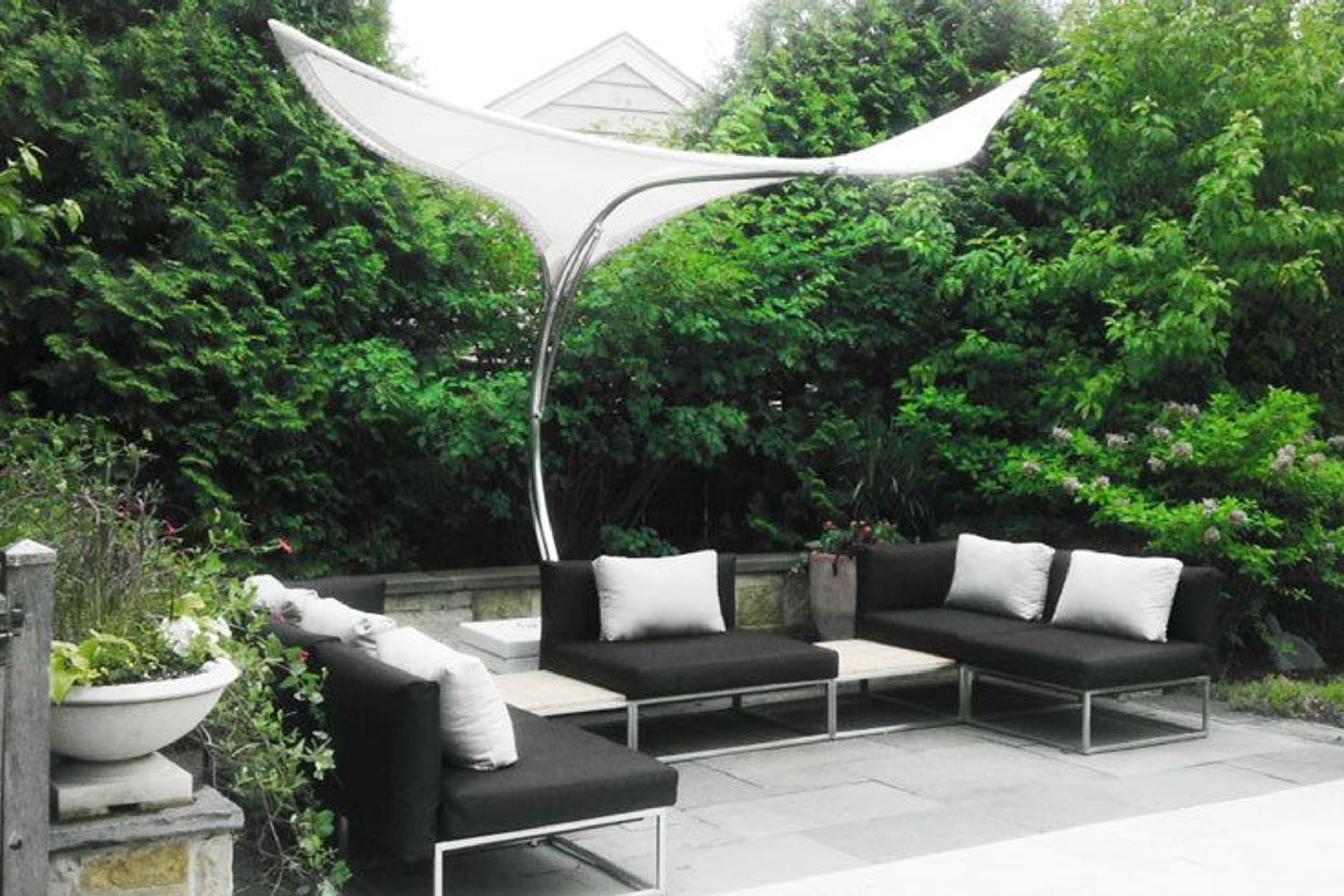 Tuuci Stingray Shade Sculpture