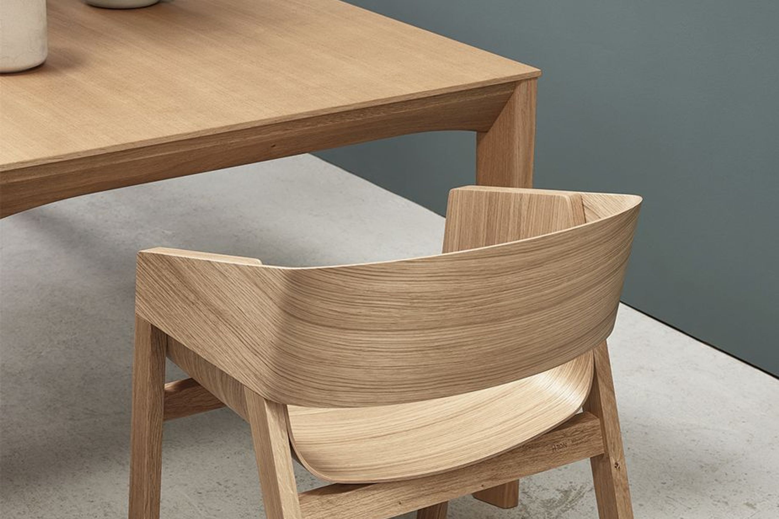 Lasu Dining Table - Natural Oak - by TON