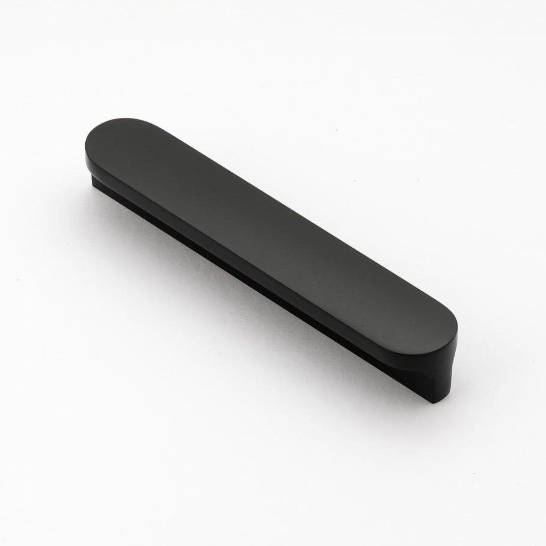 Cove Pill Shaped Handle