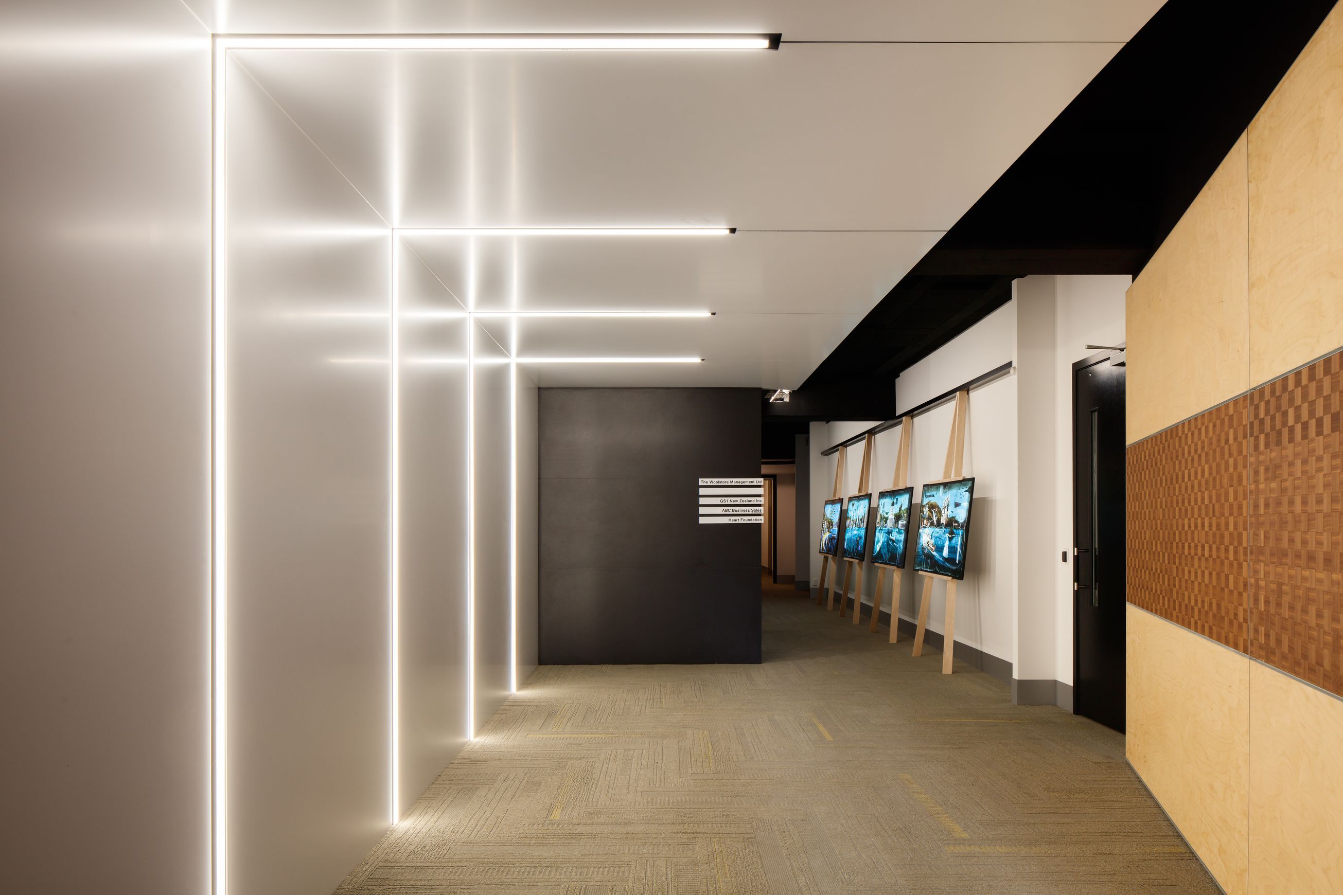 Sideways Sally 20R Uplight | Downlight