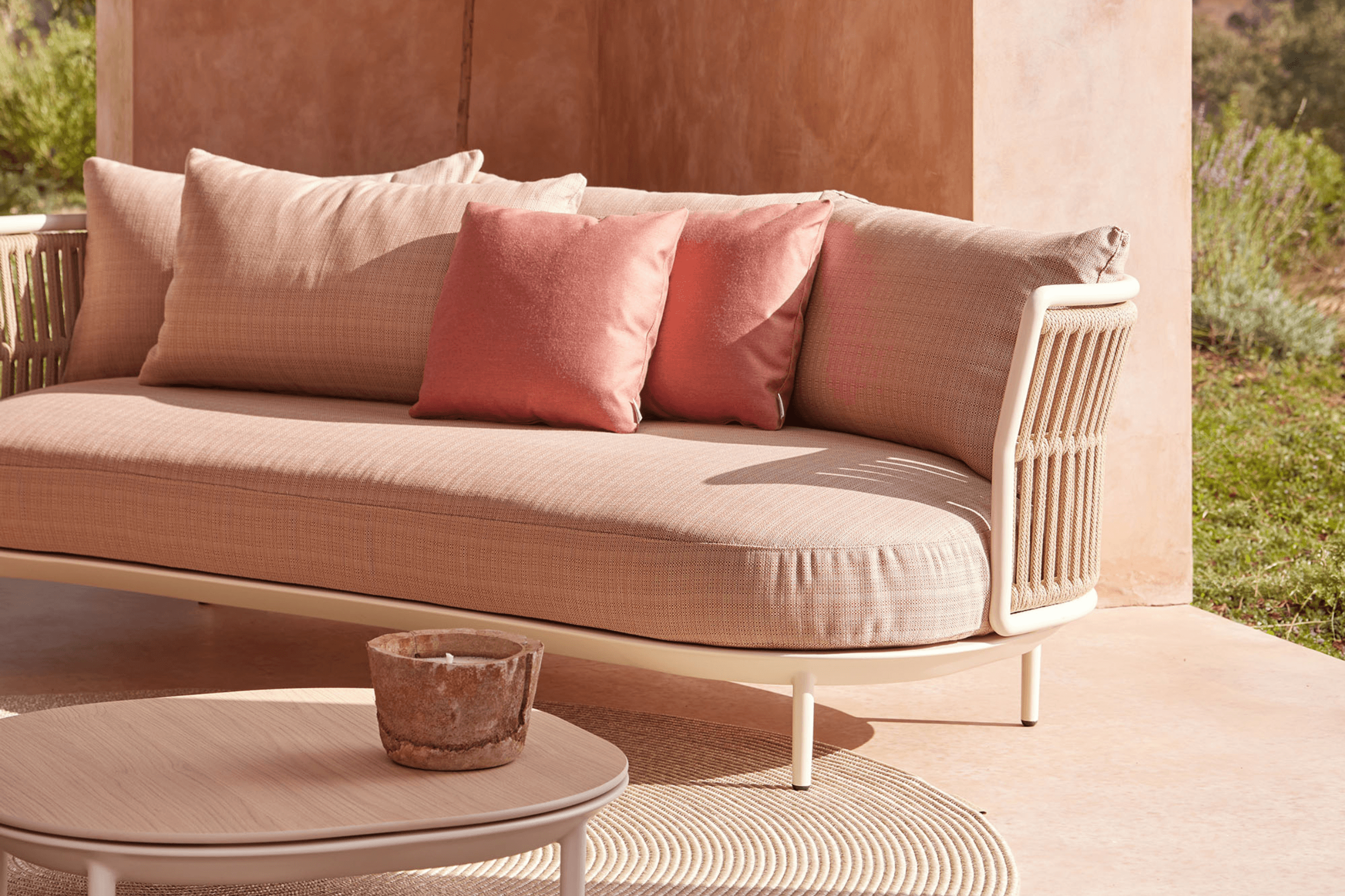 Amba Sofa 2 - Woven