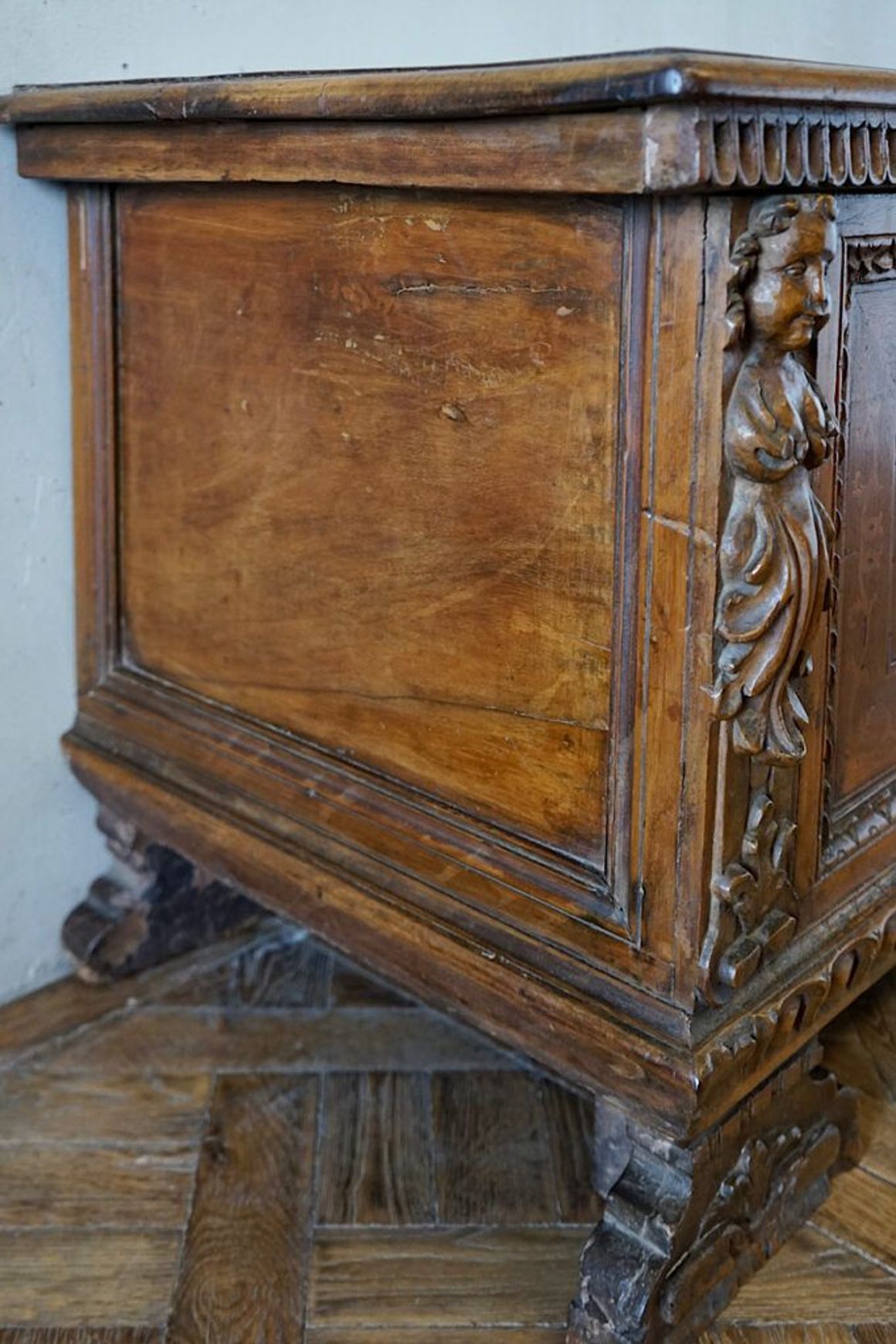 Italian 17th Century Blond Walnut Cassone Chest