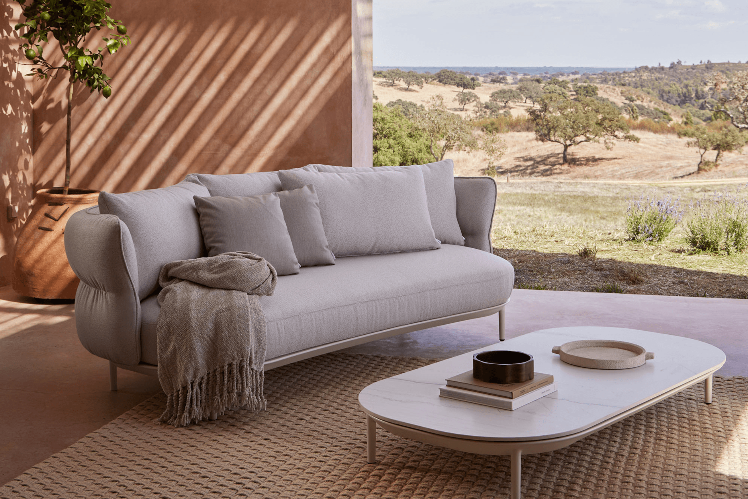 Amba Sofa 2 - Essence