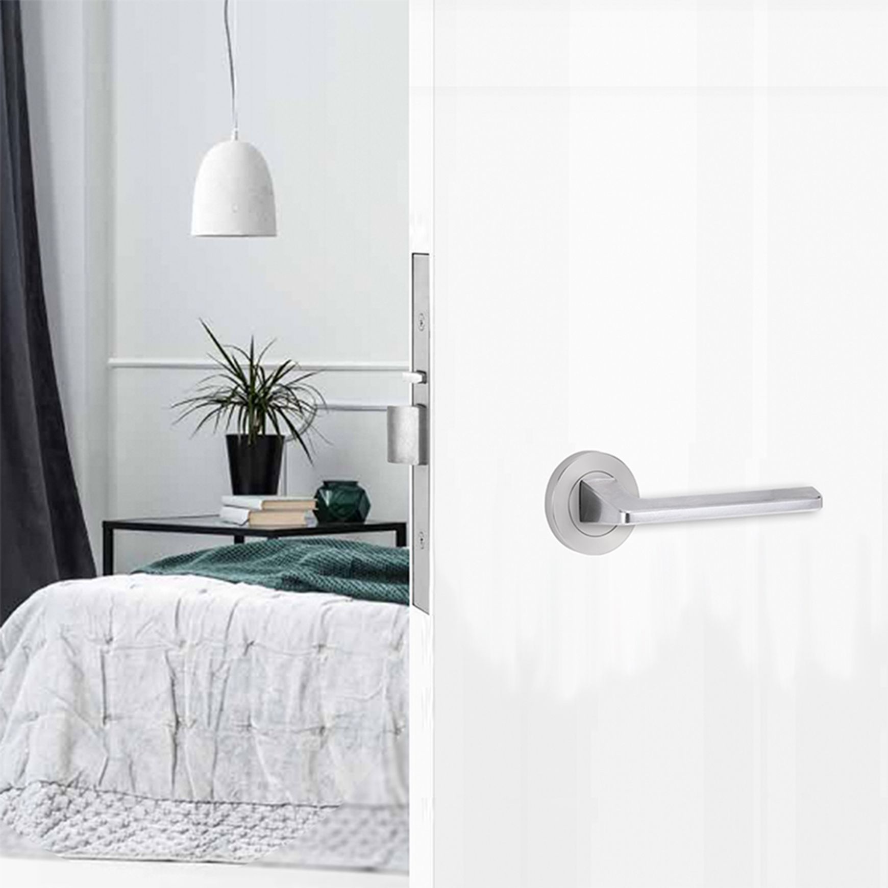 Lockwood Symphony 178 Door Lever on Round Rose