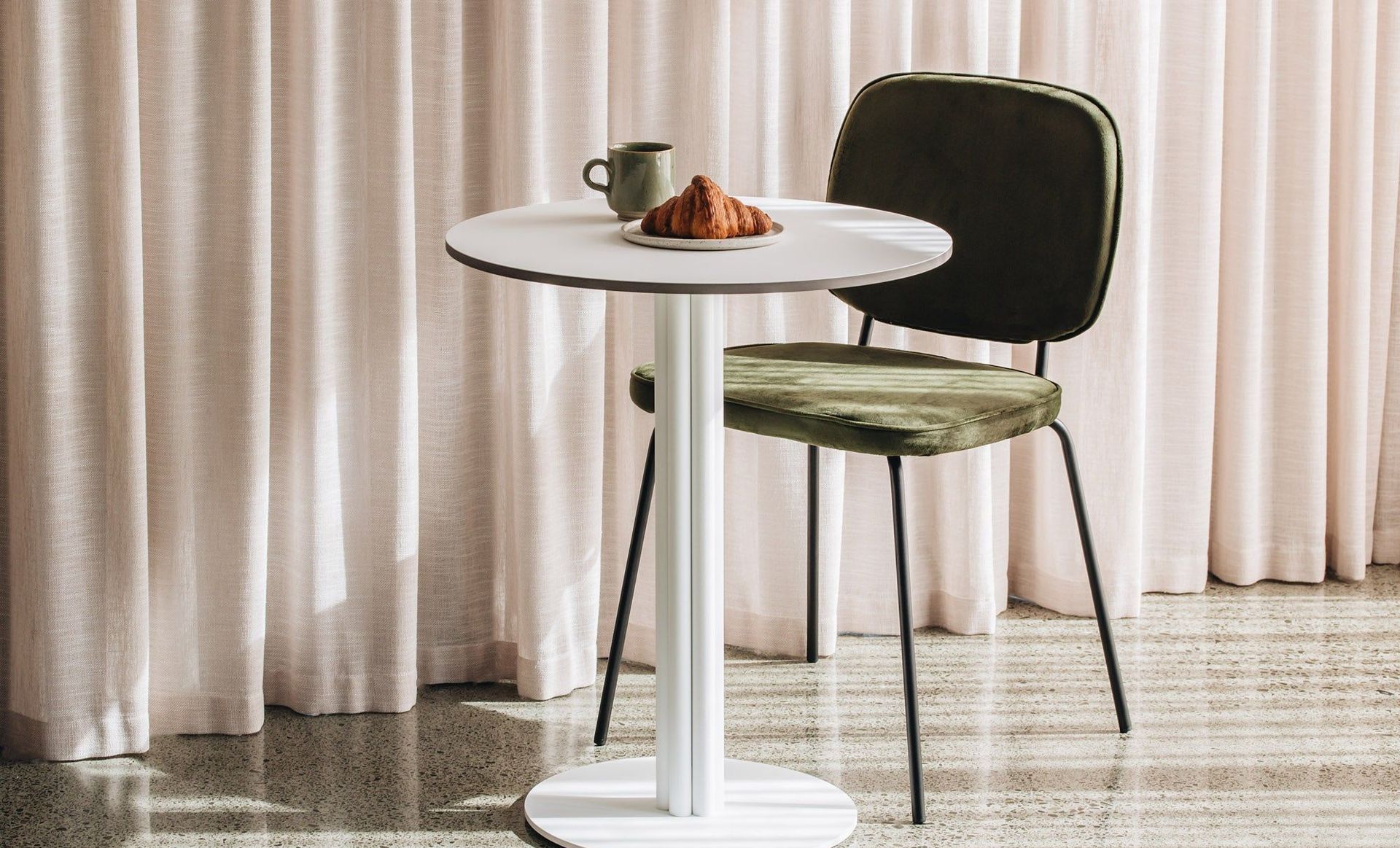 Bouquet 01 Cafe Table Pedestal Base
