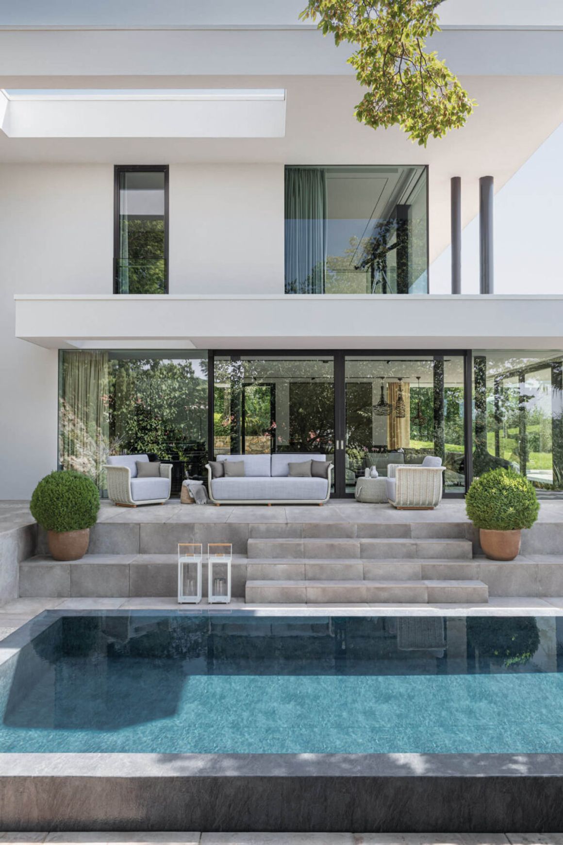 Bellagio Outdoor Sofa by Atmosphera