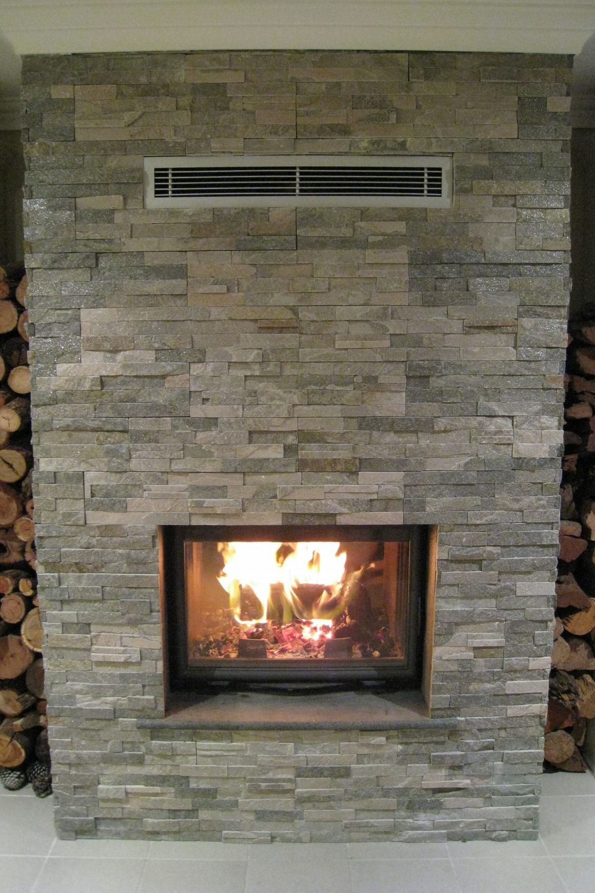 Cheminee Chazelles CDF800R Radiant Wood Fireplace