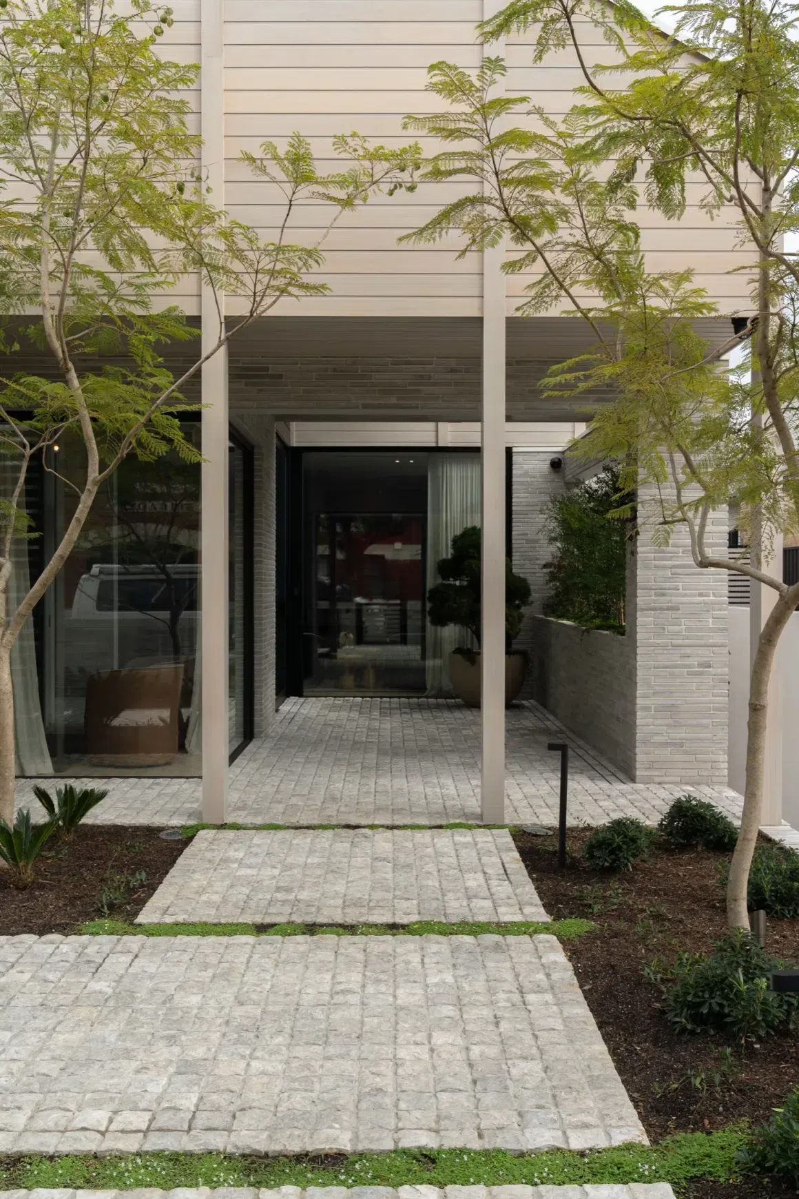 Tundra Grey Split Limestone Cobblestones