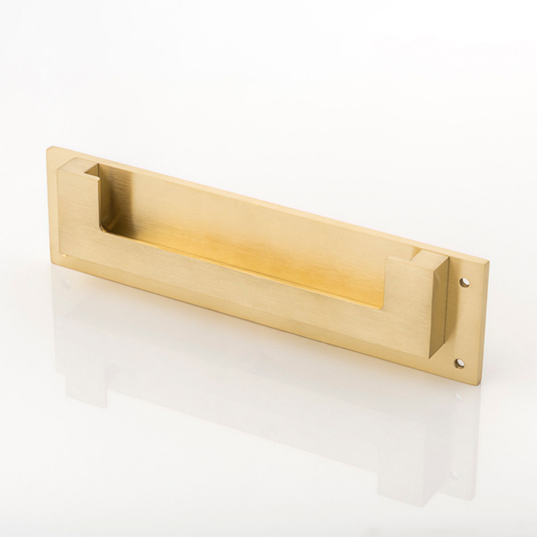 Joseph Giles - Rohe Integrated Cabinet Handle Central
