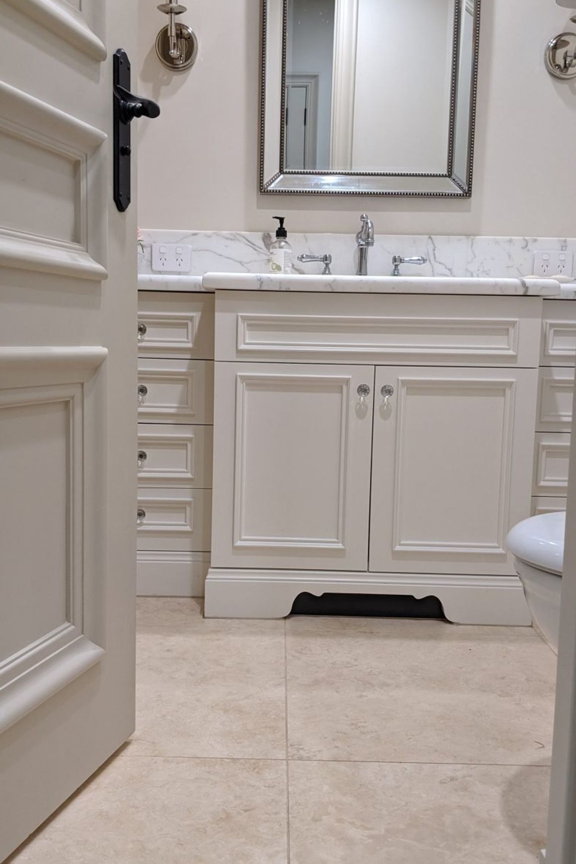 Tuscan Cross Cut Filled & Honed Travertine Tiles