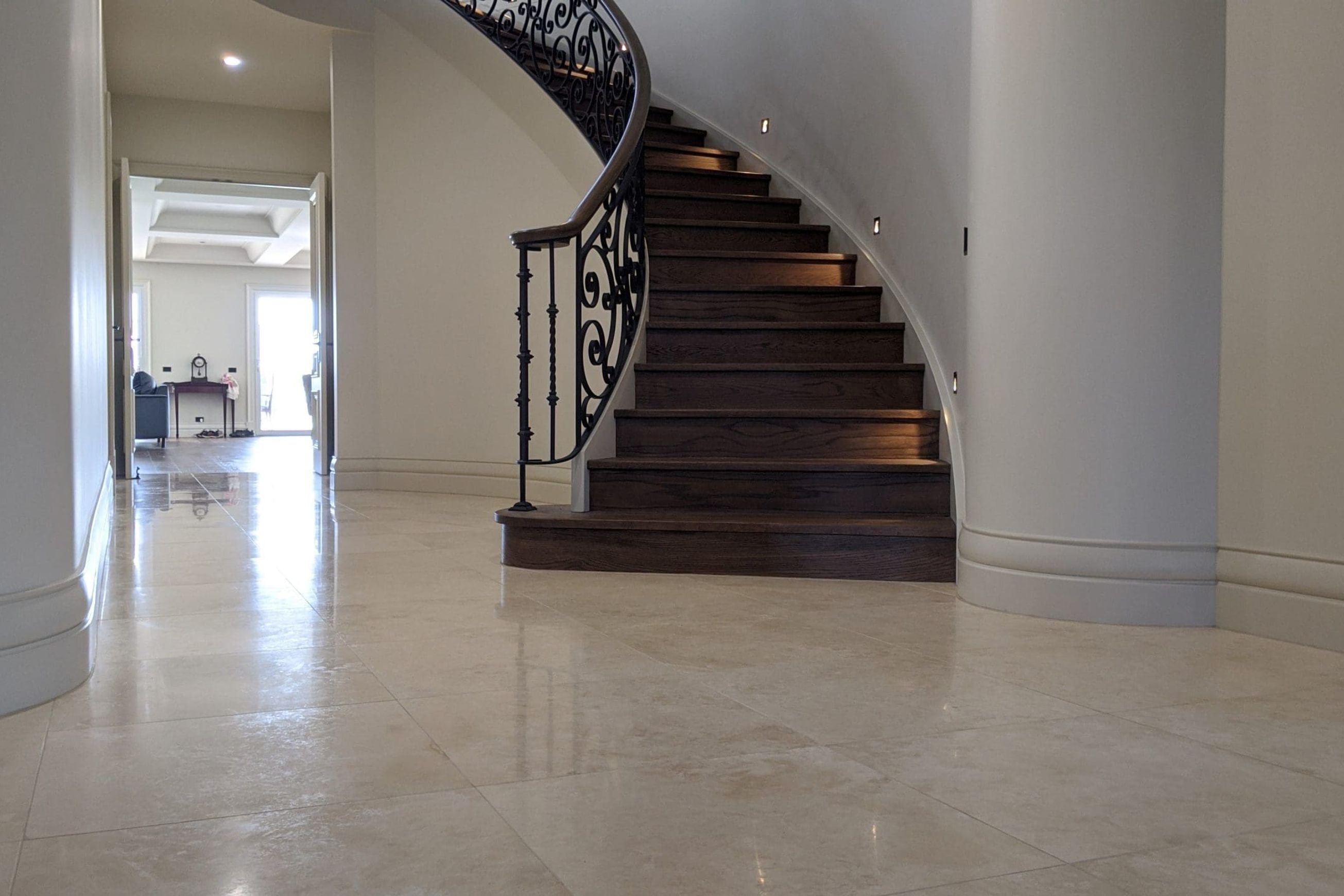 Tuscan Cross Cut Filled & Honed Travertine Tiles