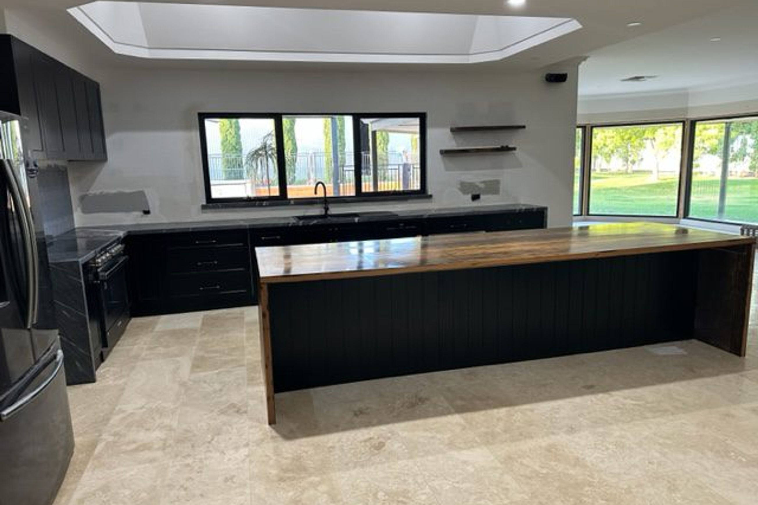 Tuscan Cross Cut Filled & Honed Travertine Tiles