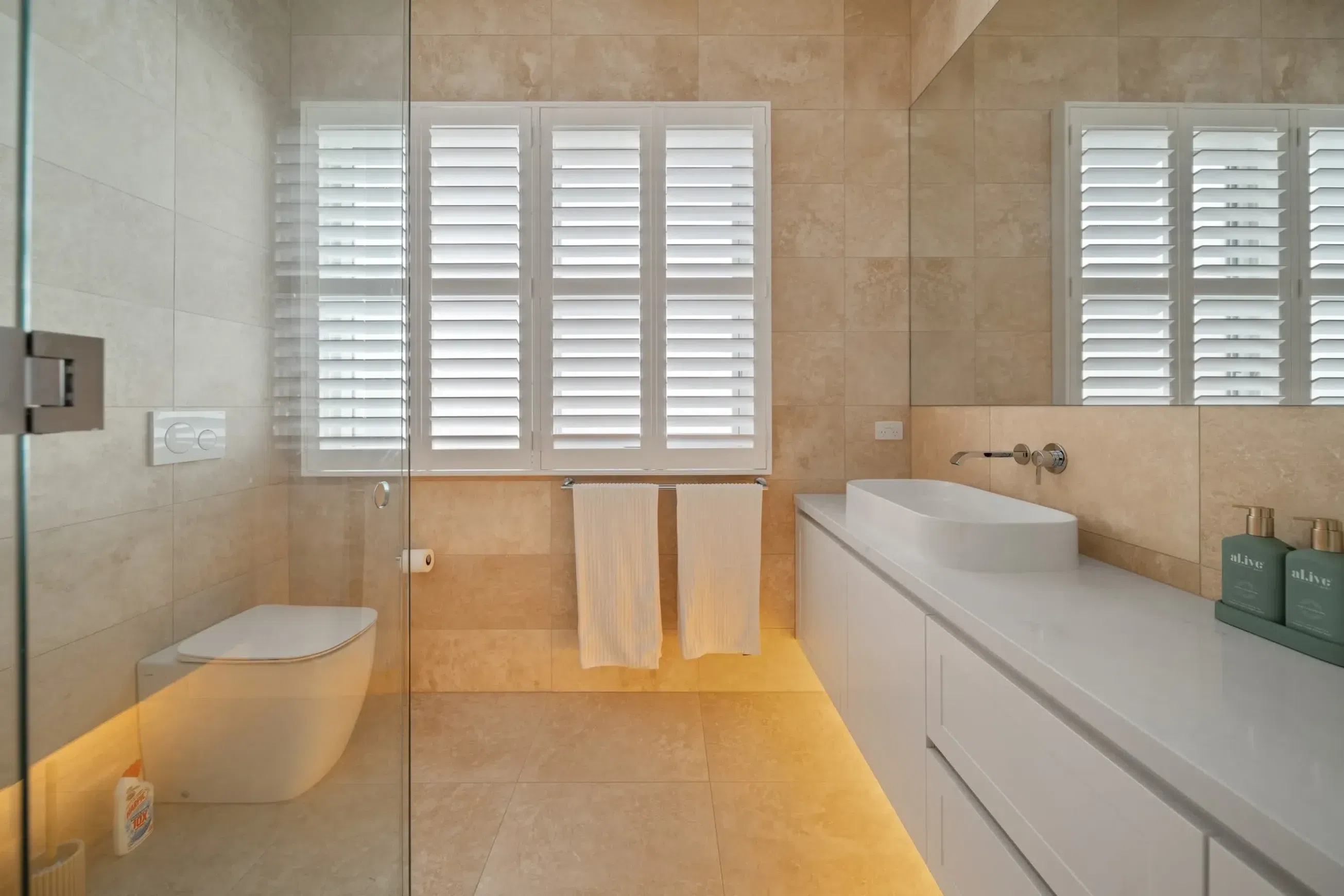 Tuscan Cross Cut Filled & Honed Travertine Tiles