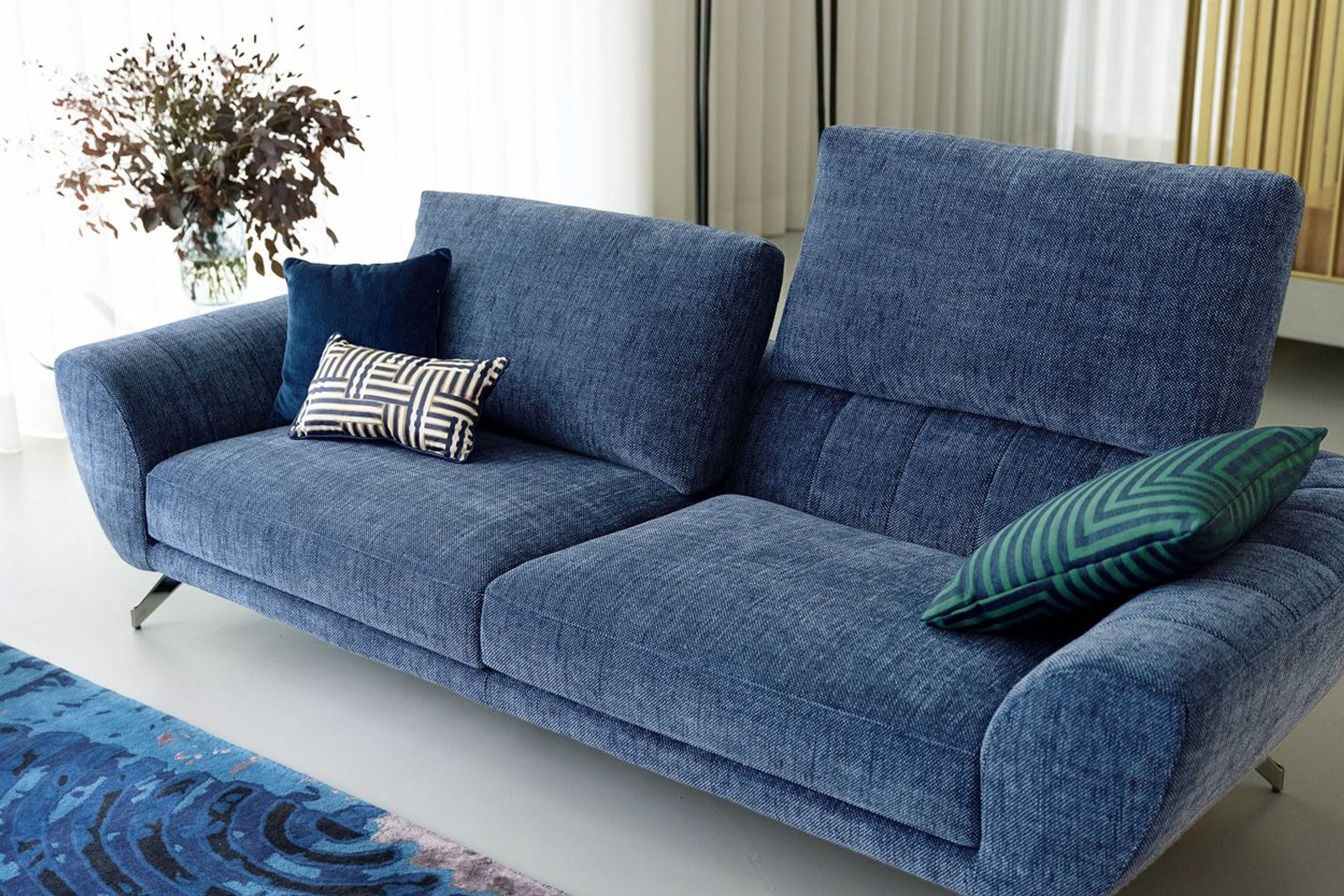 Caractere Sofa