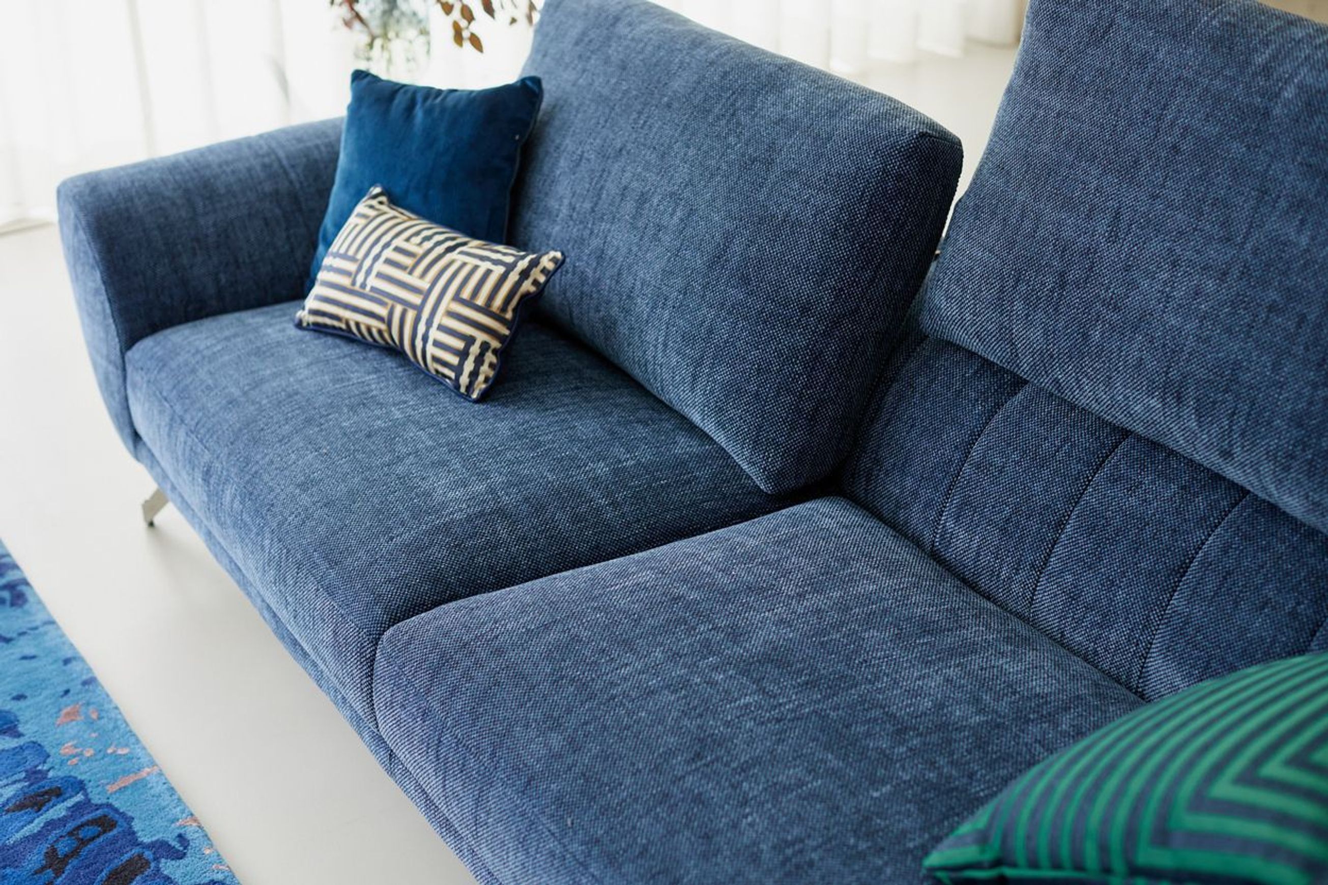 Caractere Sofa