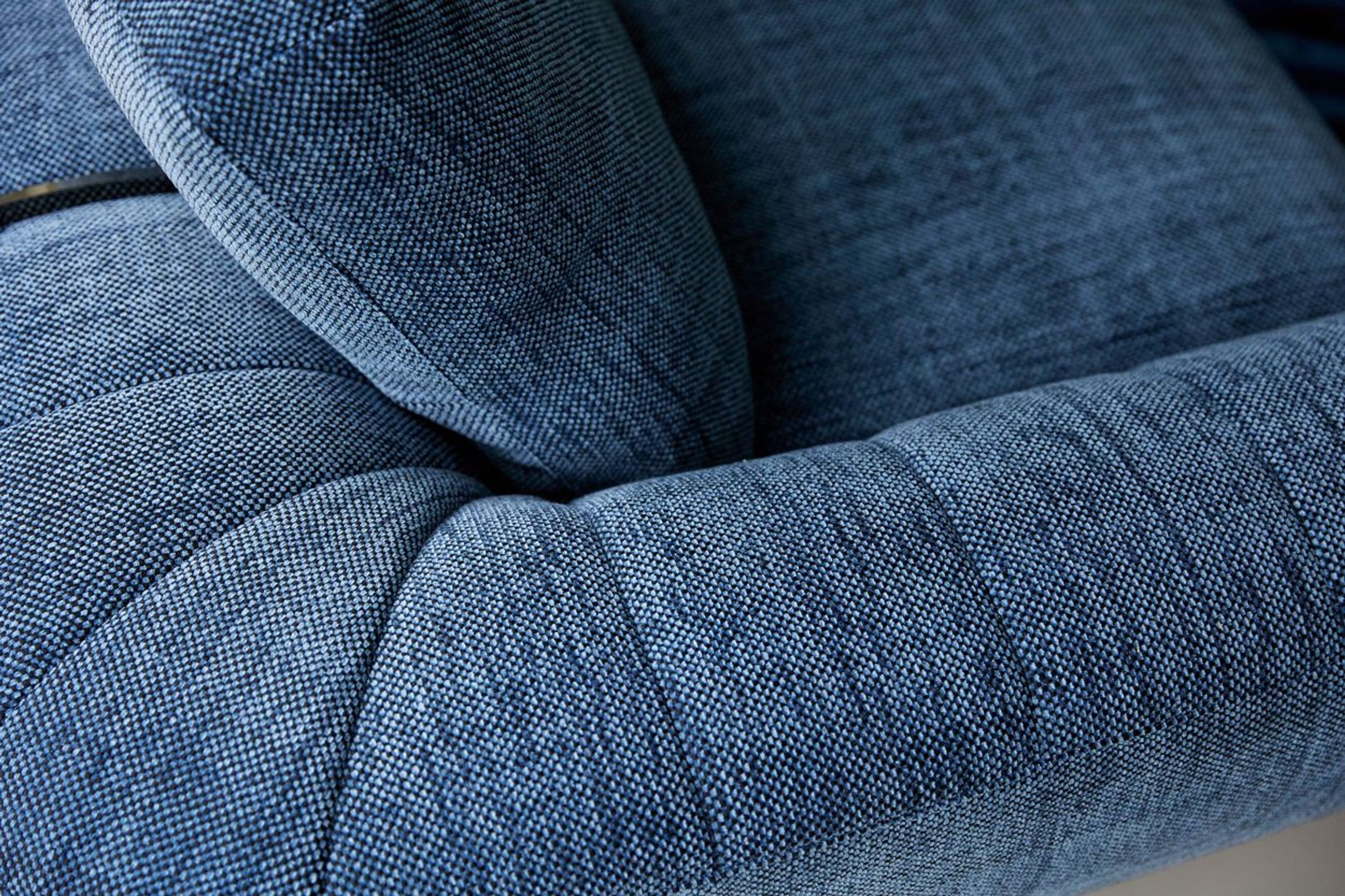 Caractere Sofa