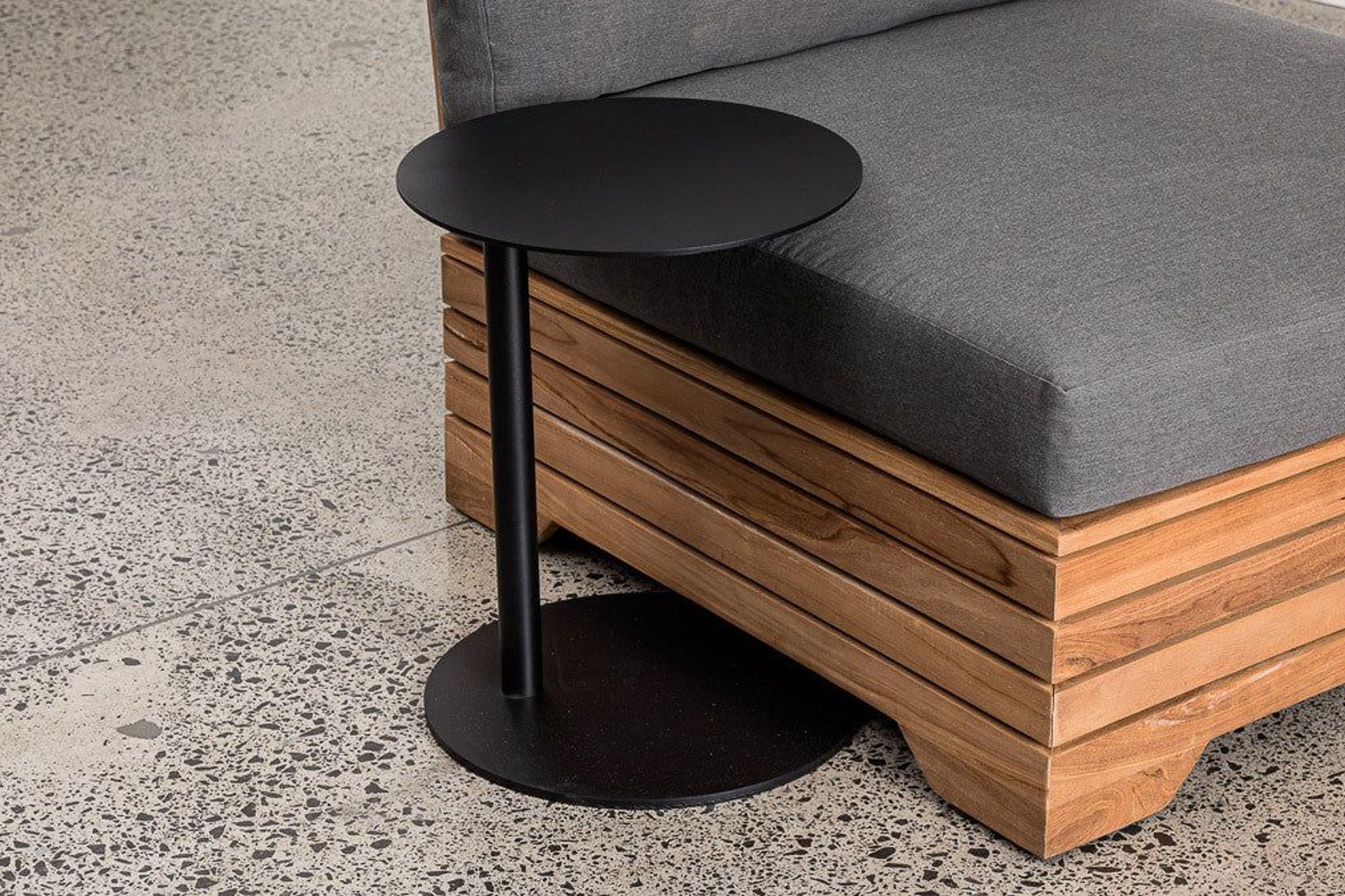 CIRCULAR ALUMINIUM SIDE TABLE