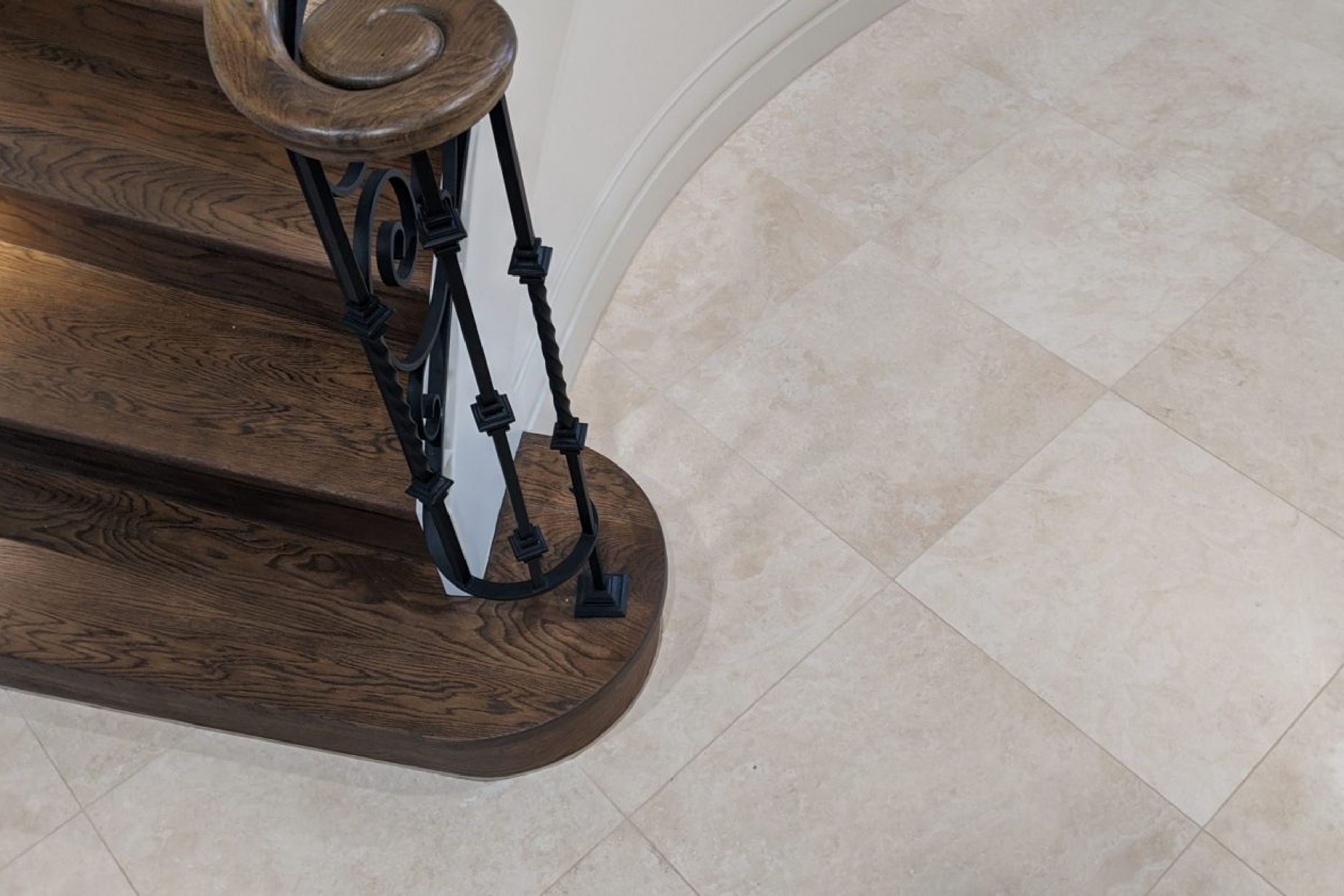 Tuscan Cross Cut Filled & Honed Travertine Tiles
