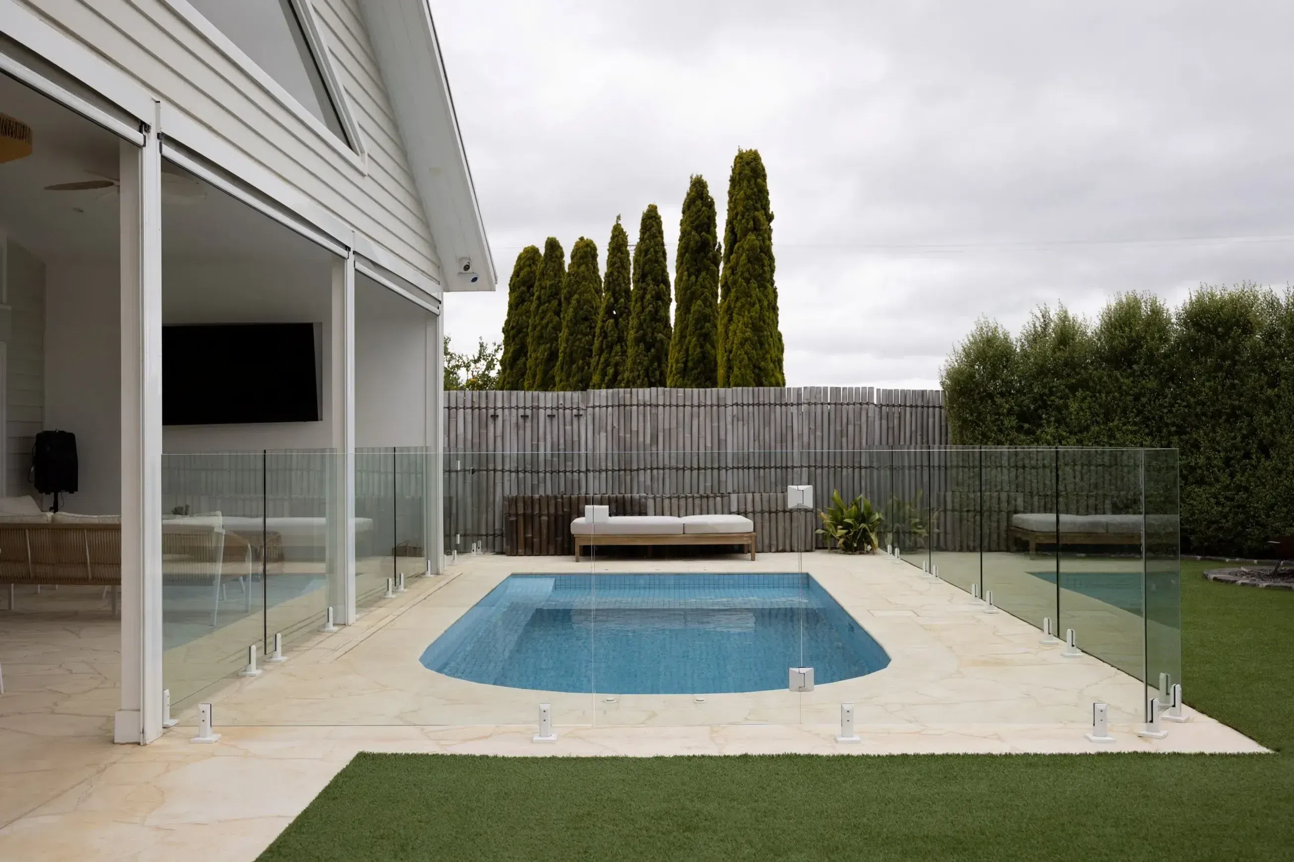 Crema Novelda Sandblasted Limestone Crazy Paving