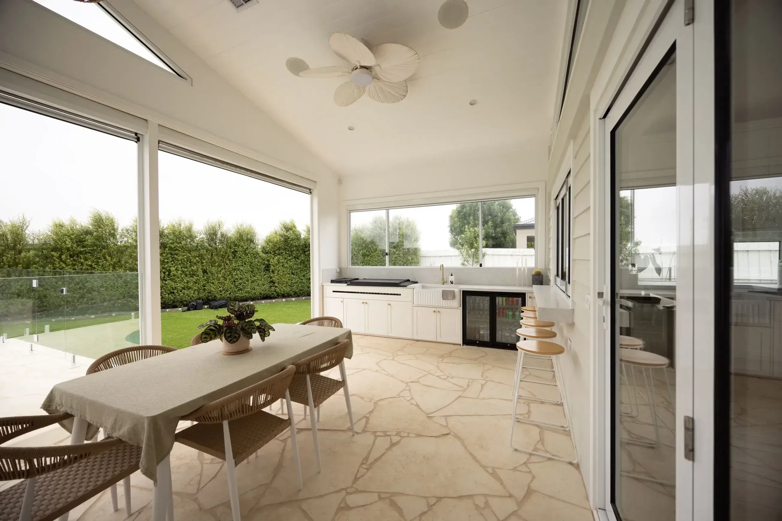 Crema Novelda Sandblasted Limestone Crazy Paving