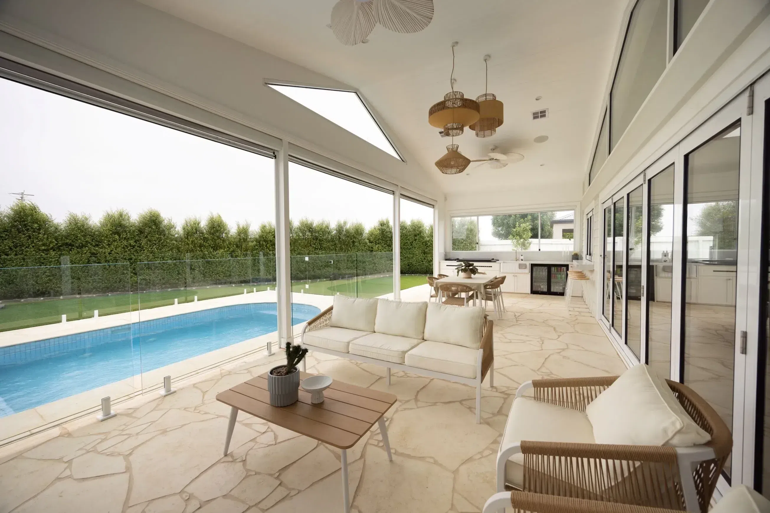Crema Novelda Sandblasted Limestone Crazy Paving