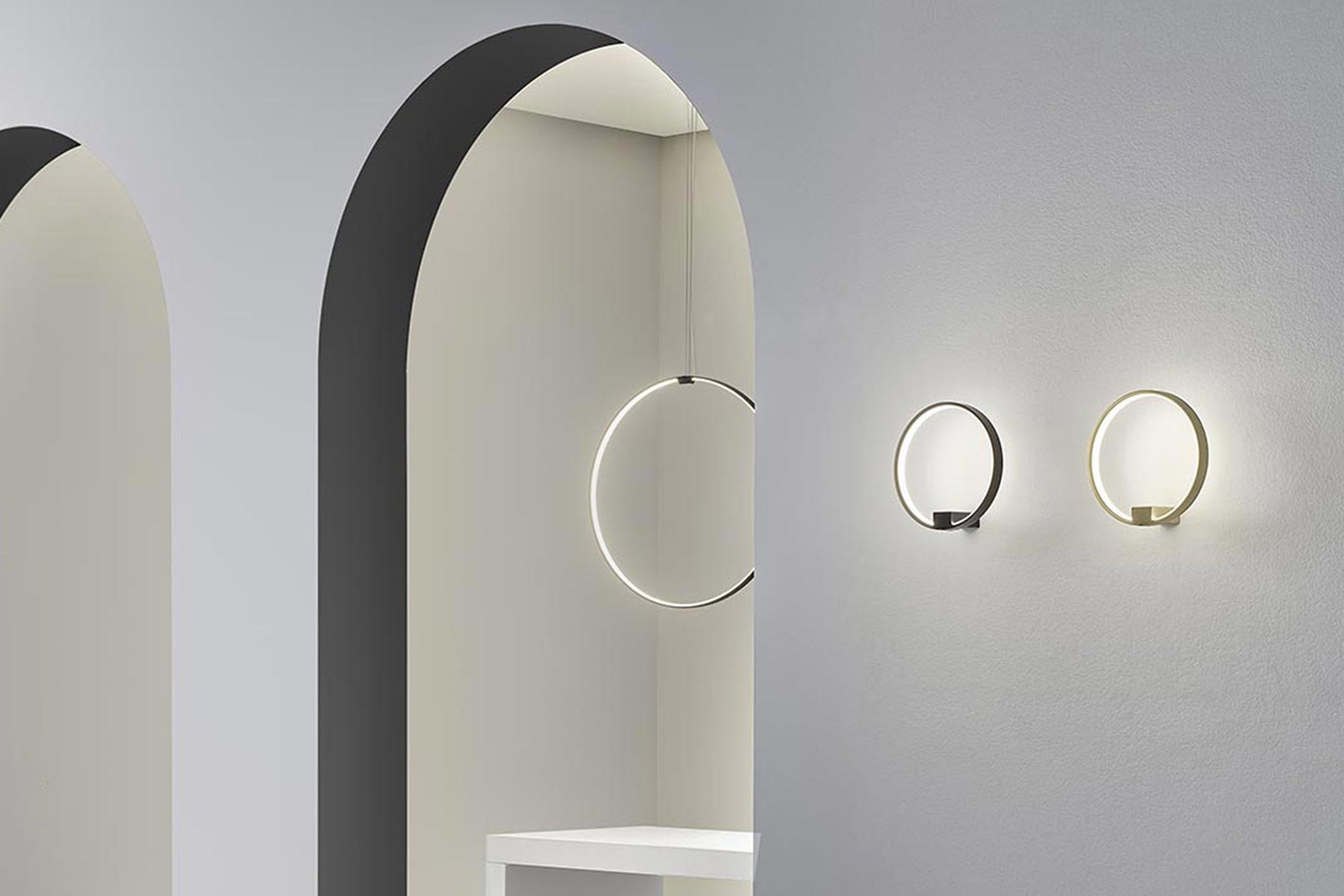 Zero Round Vertical Pendant and Wall Light