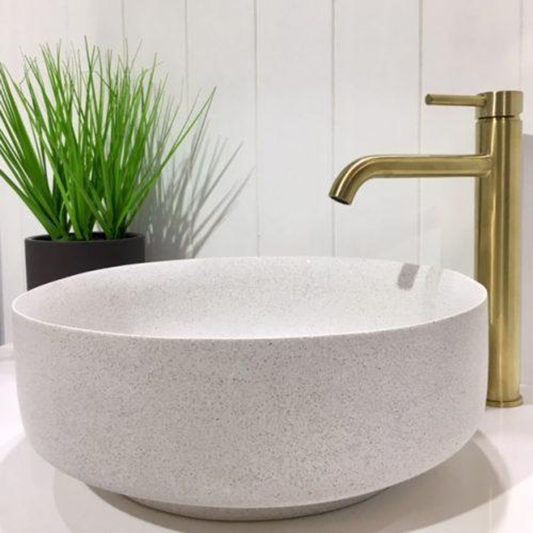 Pietra Bianca Georgia Stone Basin