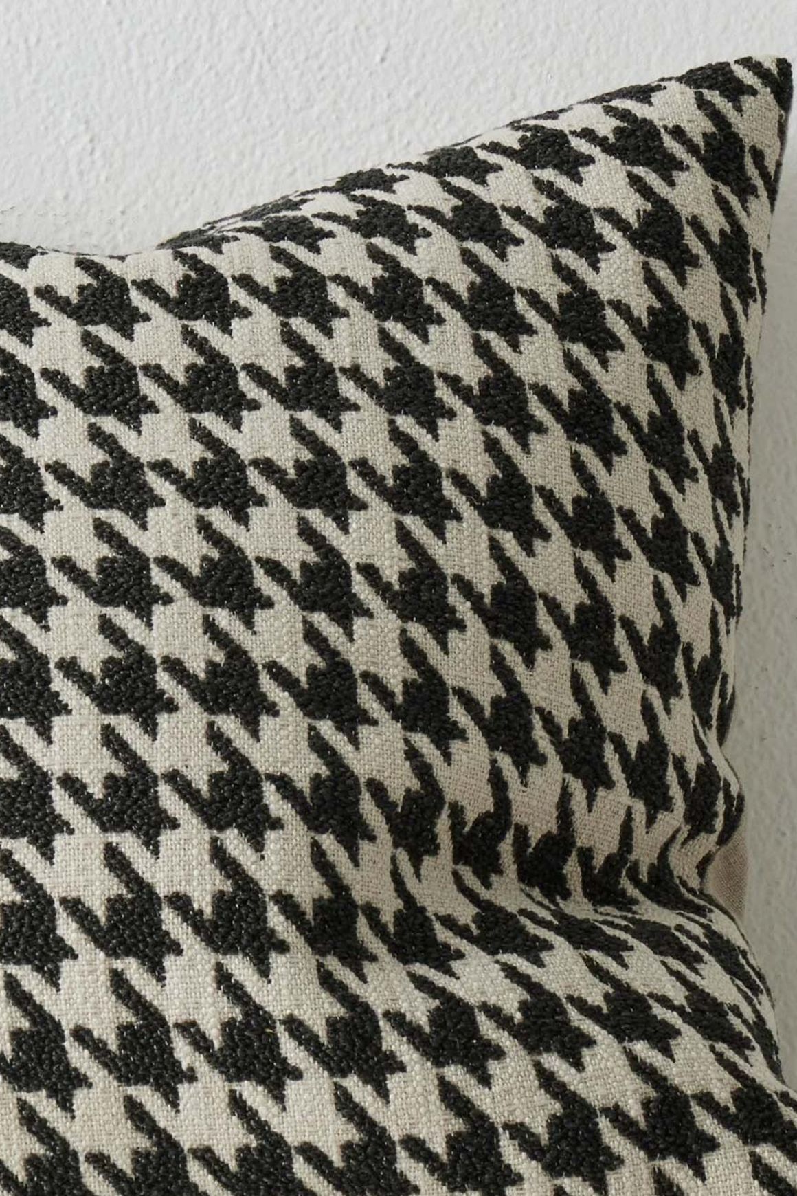 Weave Home Giovanni Cushion - Midnight | Bouclé Houndstooth
