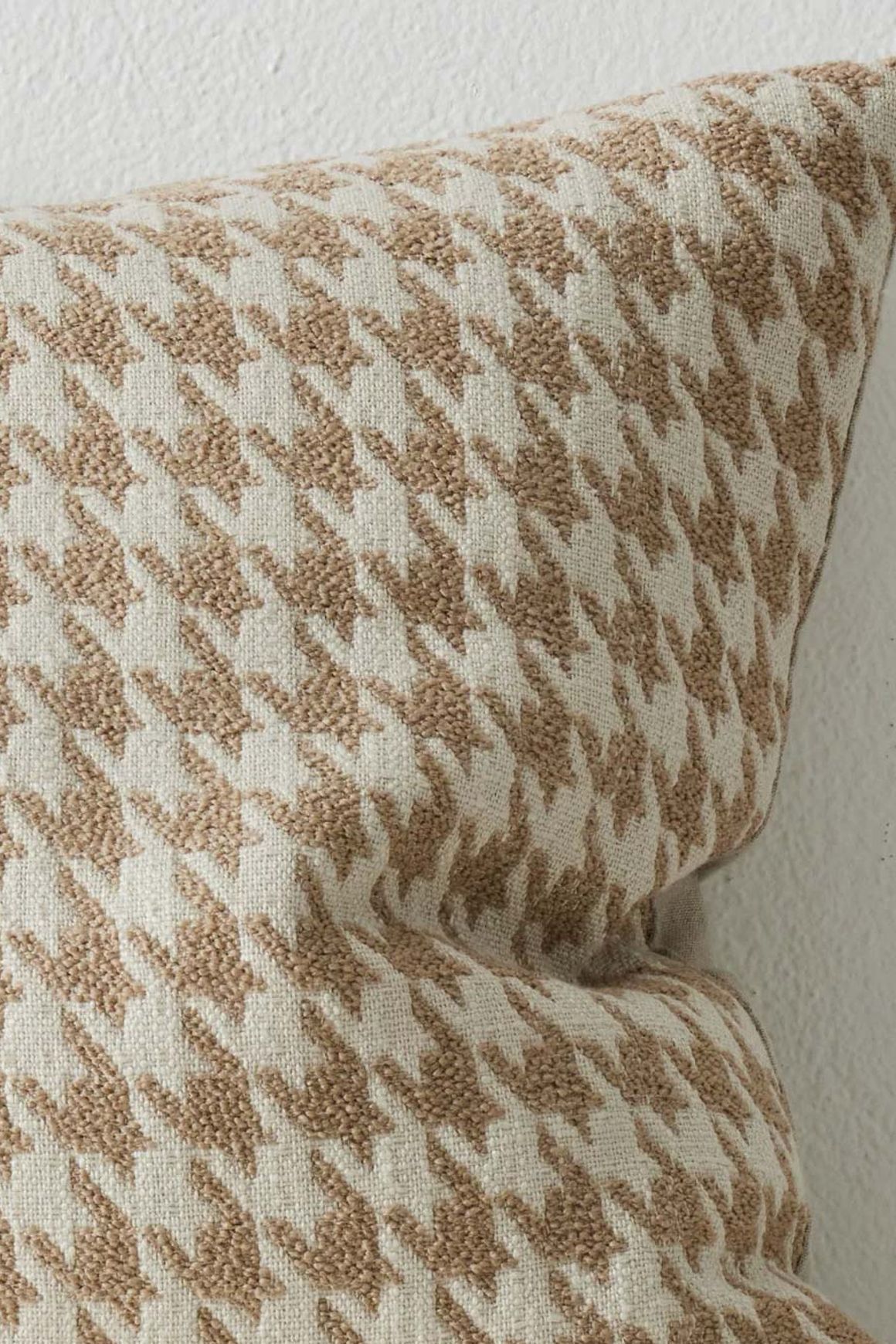 Weave Home Giovanni Cushion - Oatmeal | Bouclé Houndstooth
