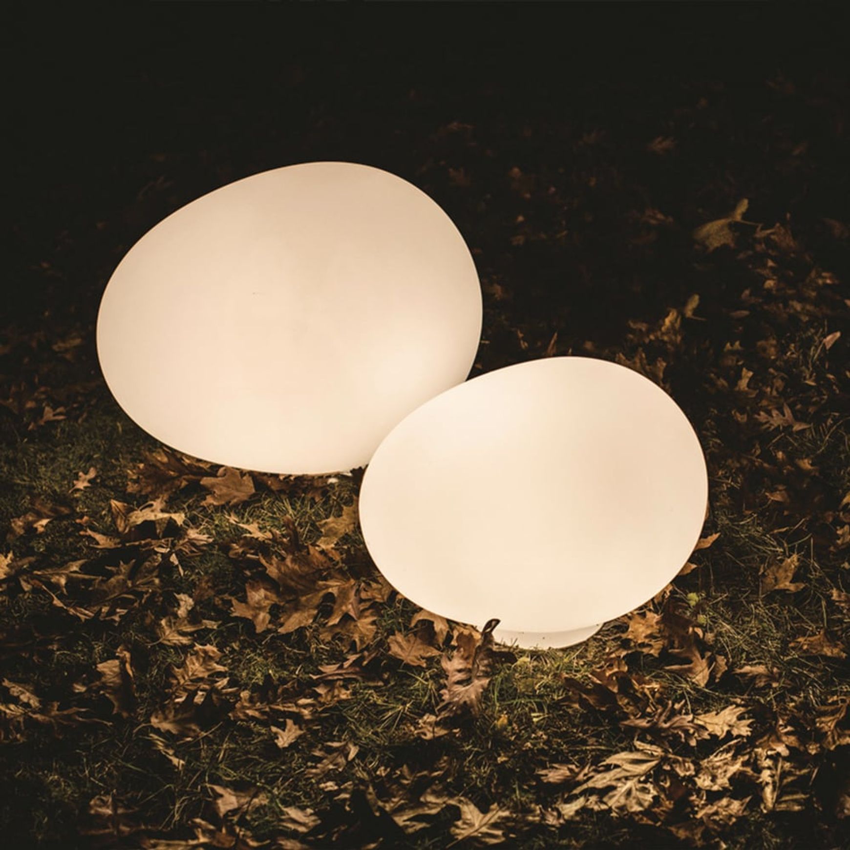 Poly Gregg Grande Table Lamp - Polyethylene
