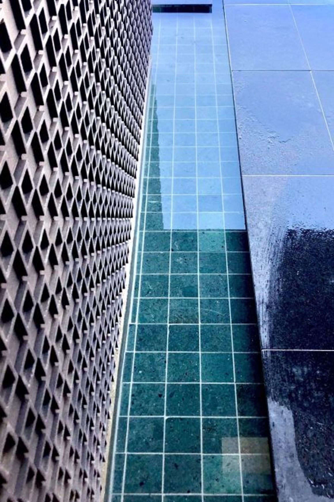 Green Sukabumi Bali Stone Pool Mosaics