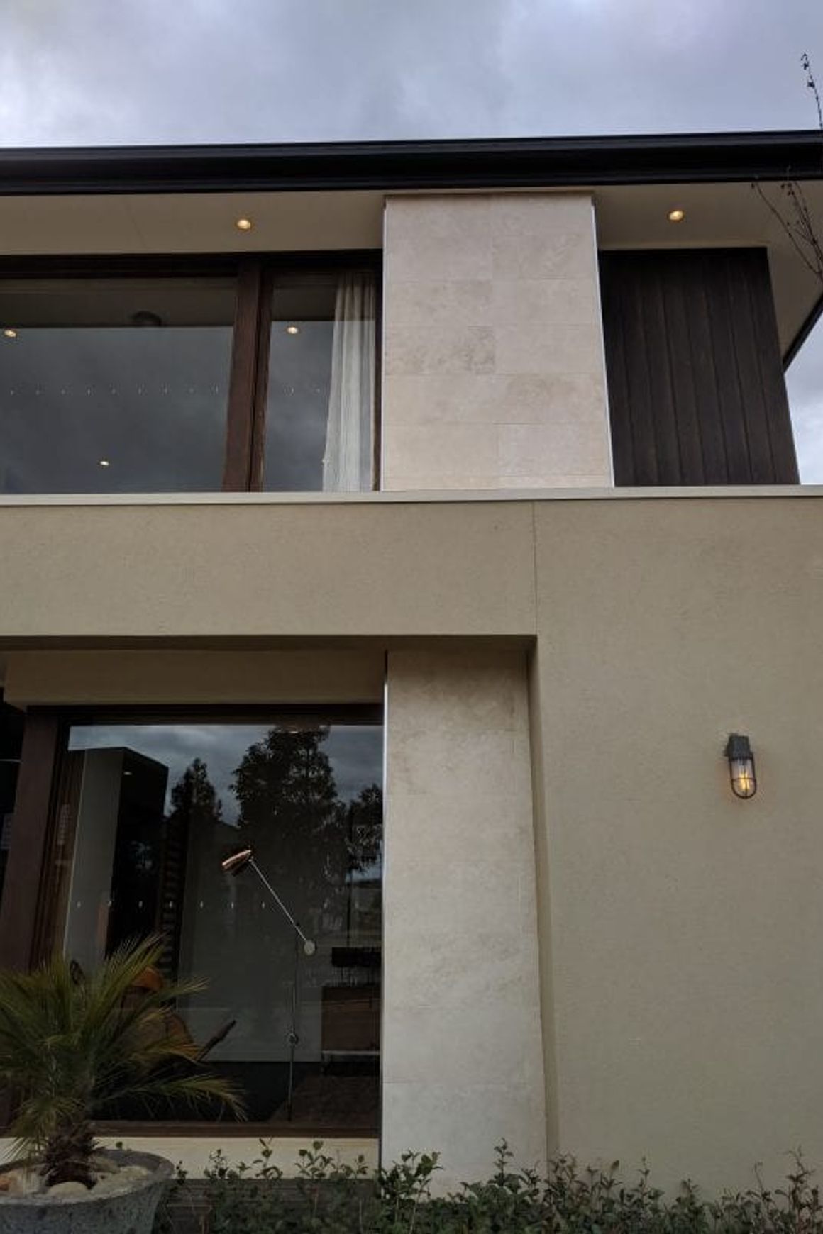 Tuscan Cross Cut Filled & Honed Travertine Tiles